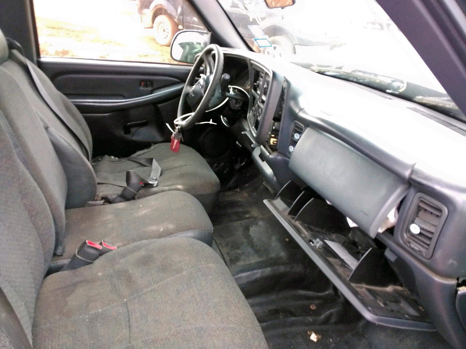 Photo 5 from auction – 1999 CHEVROLET SILVERADO with VIN 2GCEC19W0X1297778