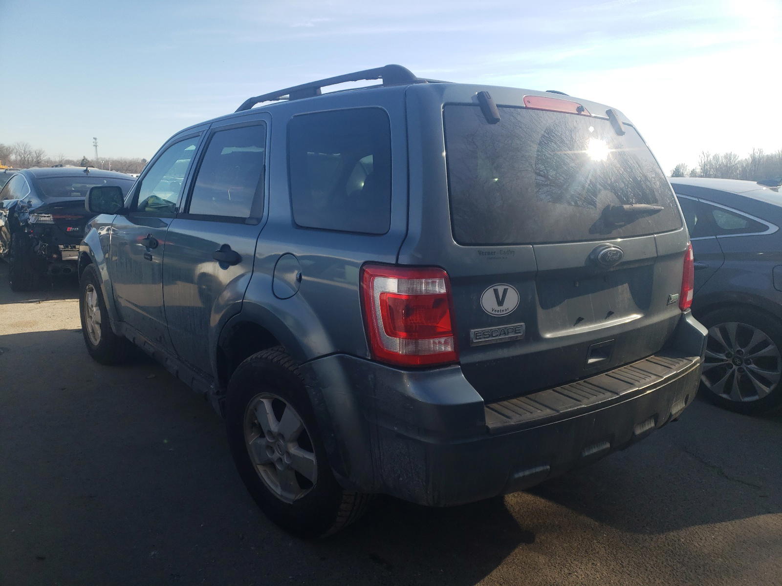 Photo 3 from auction – 2011 FORD ESCAPE with VIN 1FMCU9DG4BKA24673