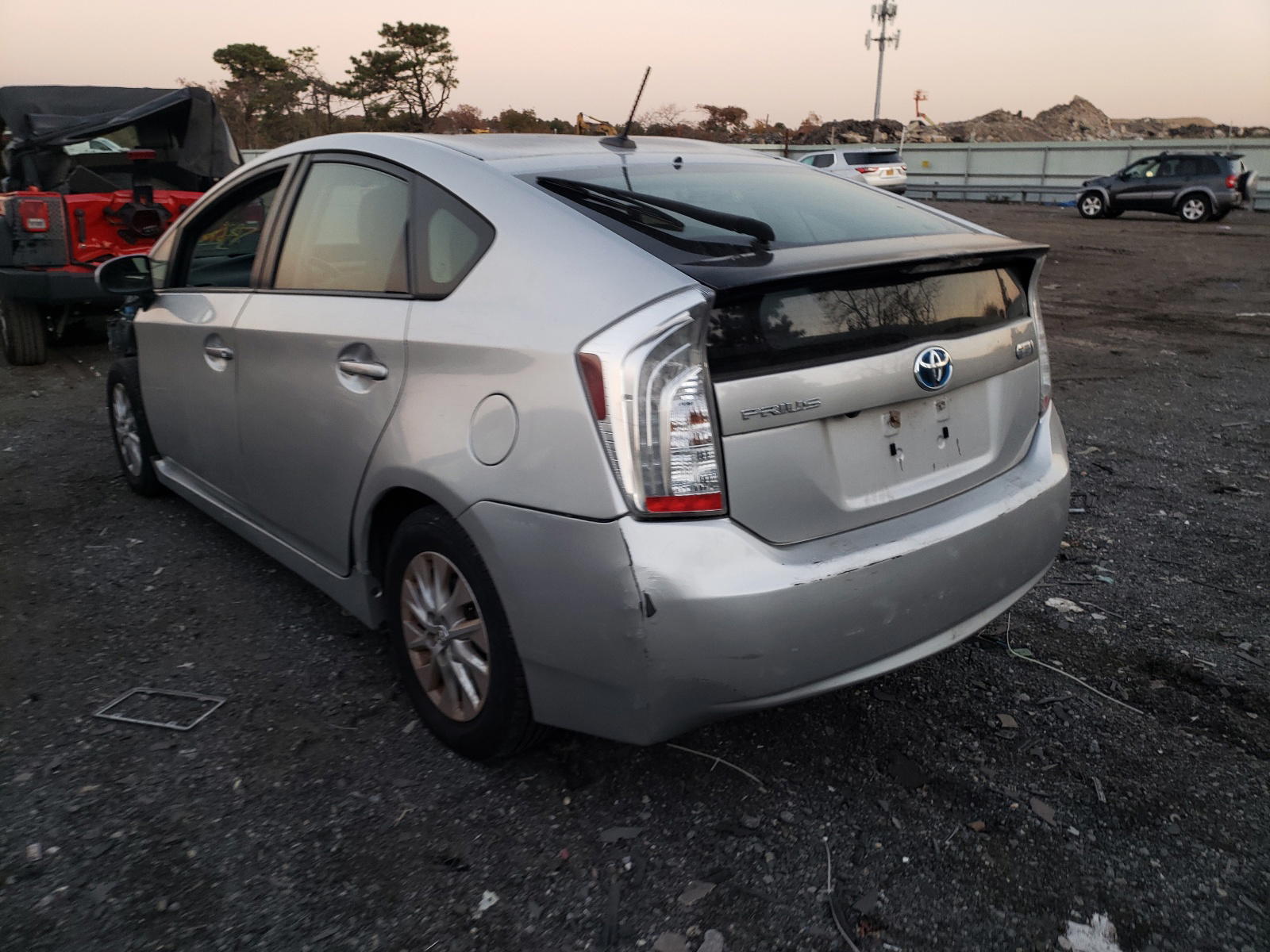 Photo 3 from auction – 2014 TOYOTA PRIUS with VIN JTDKN3DP6E3049356