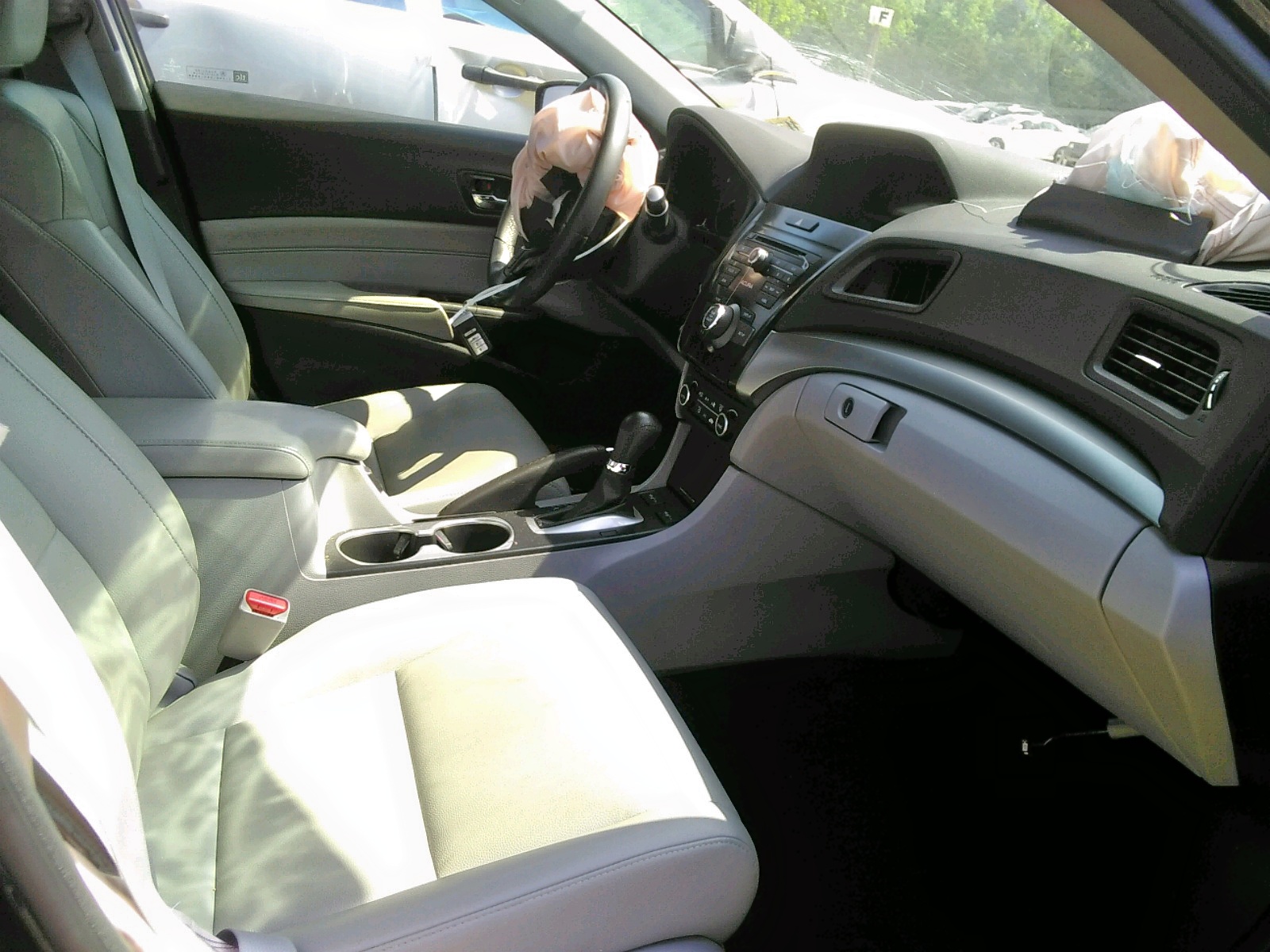 Photo 15 from auction – 2016 ACURA ILX BASE W with VIN 19UDE2F36GA016225