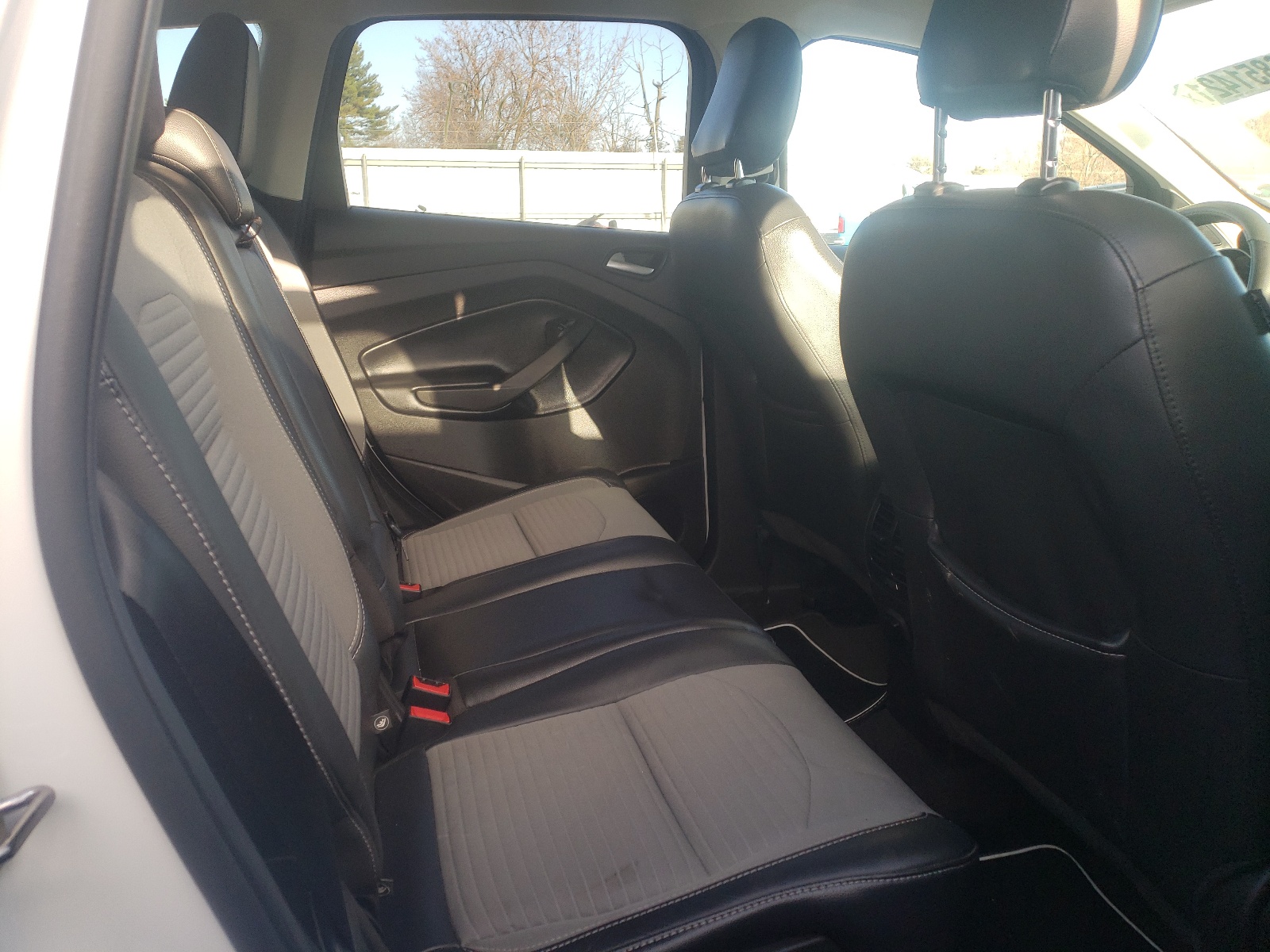 Photo 6 from auction – 2019 FORD ESCAPE SE with VIN 1FMCU0GD4KUB80729