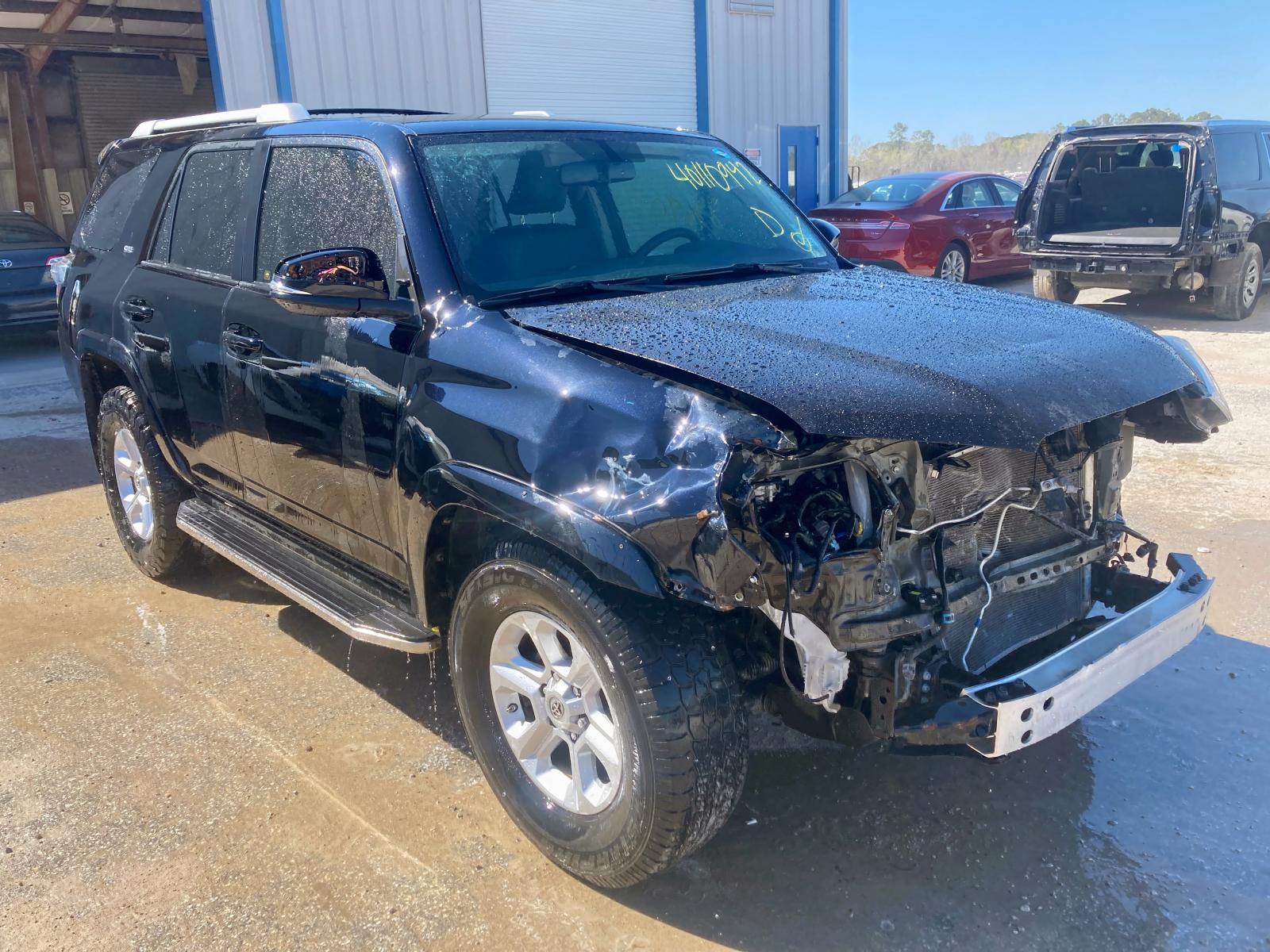 TOYOTA 4RUNNER SR 2018 with VIN JTEZU5JR6J5170062 - Photo from auction