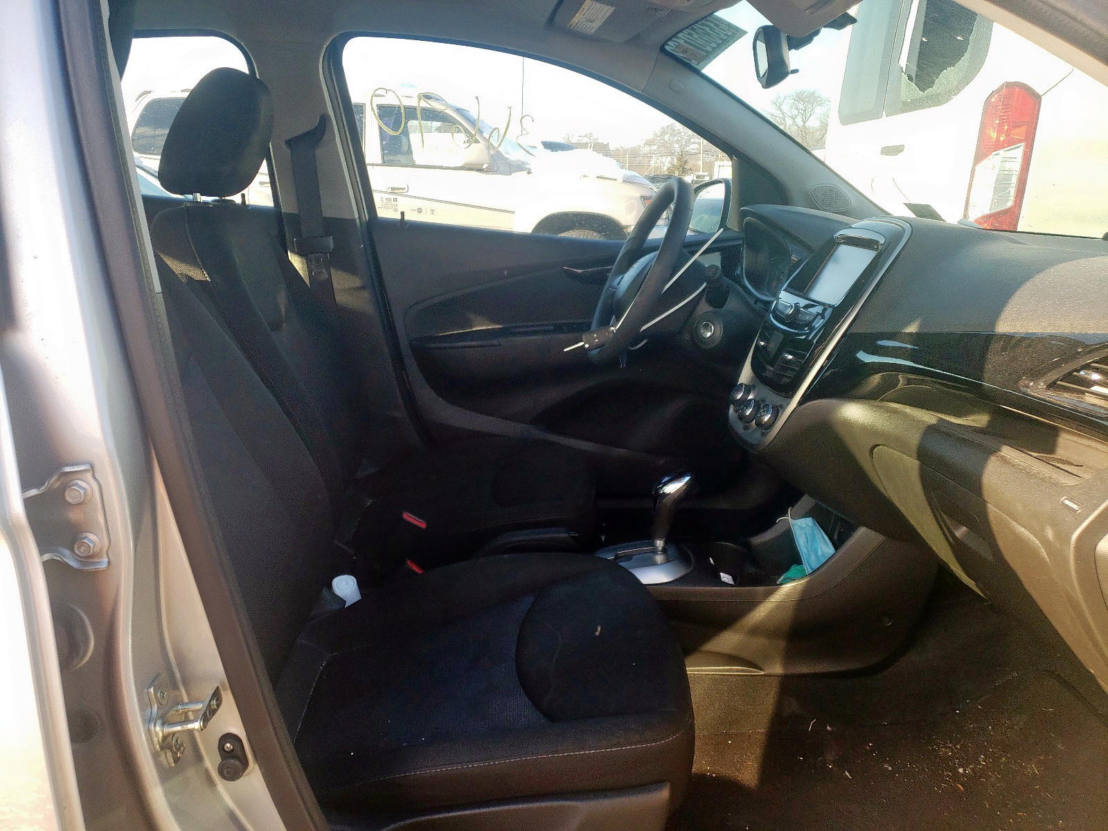 Photo 5 from auction – 2017 CHEVROLET SPARK 1LT with VIN KL8CD6SA1HC822190