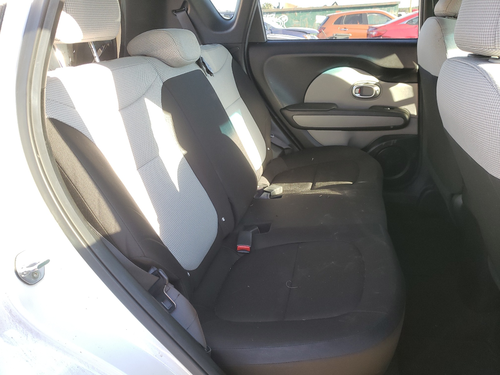 Photo 6 from auction – 2017 KIA SOUL with VIN KNDJN2A22H7455730