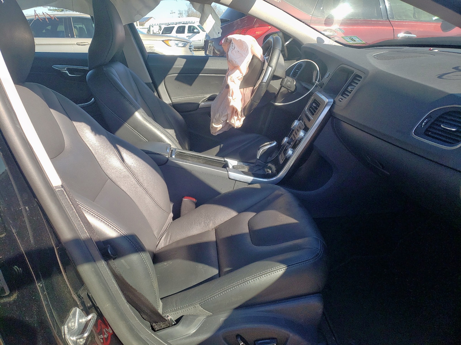 Photo 5 from auction – 2015 VOLVO S60 PLATIN with VIN YV1612TM2F2340758