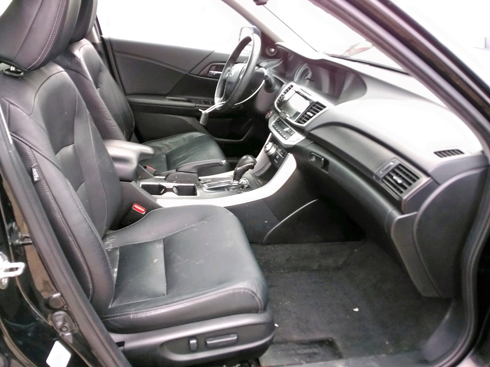 Photo 5 from auction – 2015 HONDA ACCORD EXL with VIN 1HGCR2F83FA195480