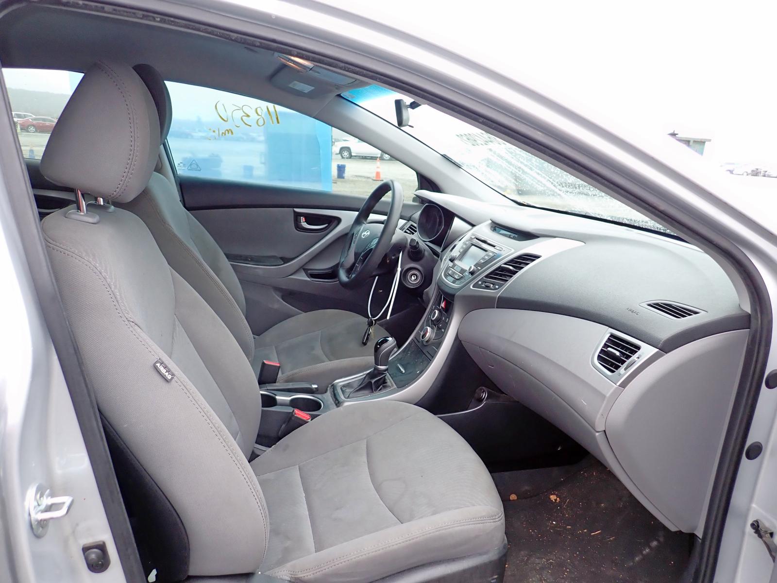 Photo 5 from auction – 2016 HYUNDAI ELANTRA SE with VIN 5NPDH4AE8GH655869