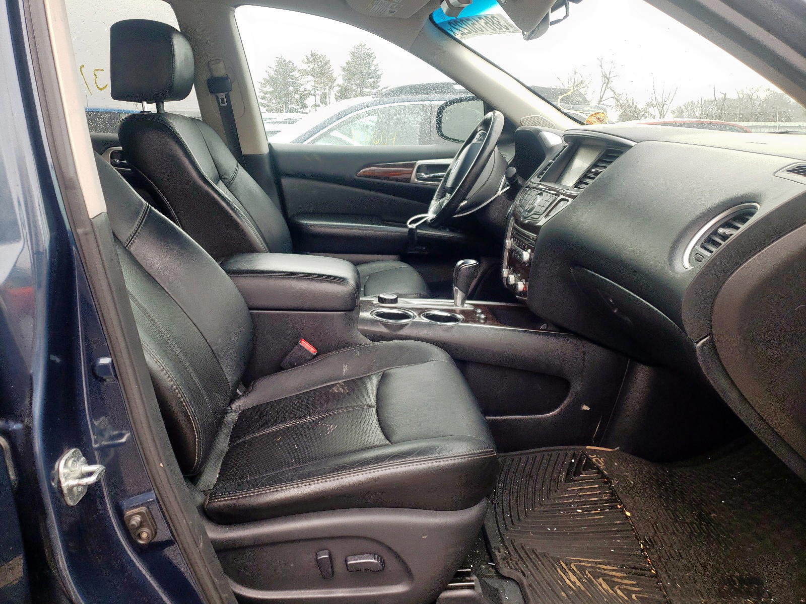 Photo 5 from auction – 2014 NISSAN PATHFINDER with VIN 5N1AR2MM5EC612182