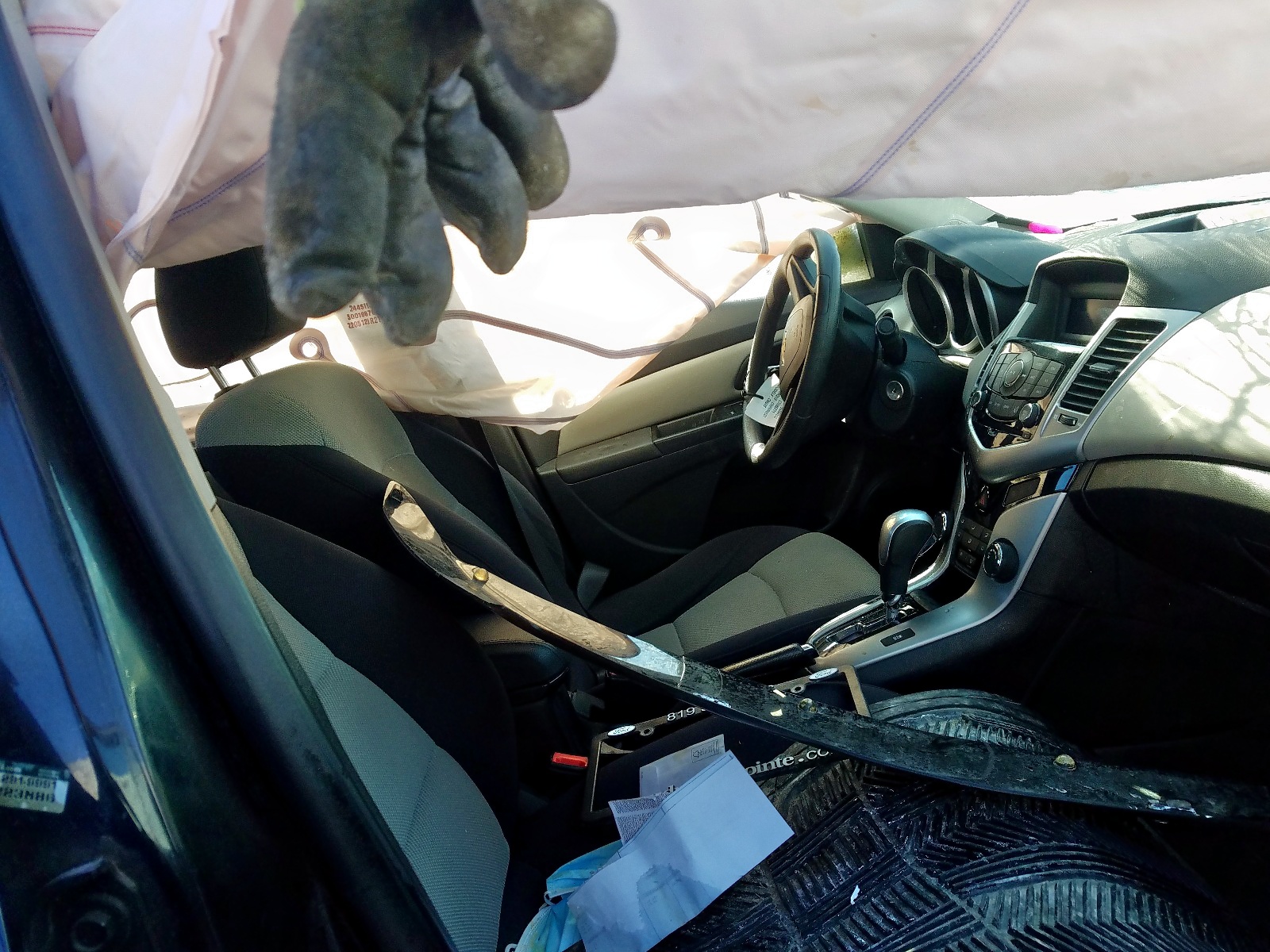Photo 5 from auction – 2012 CHEVROLET CRUZE LS with VIN 1G1PC5SH7C7386779