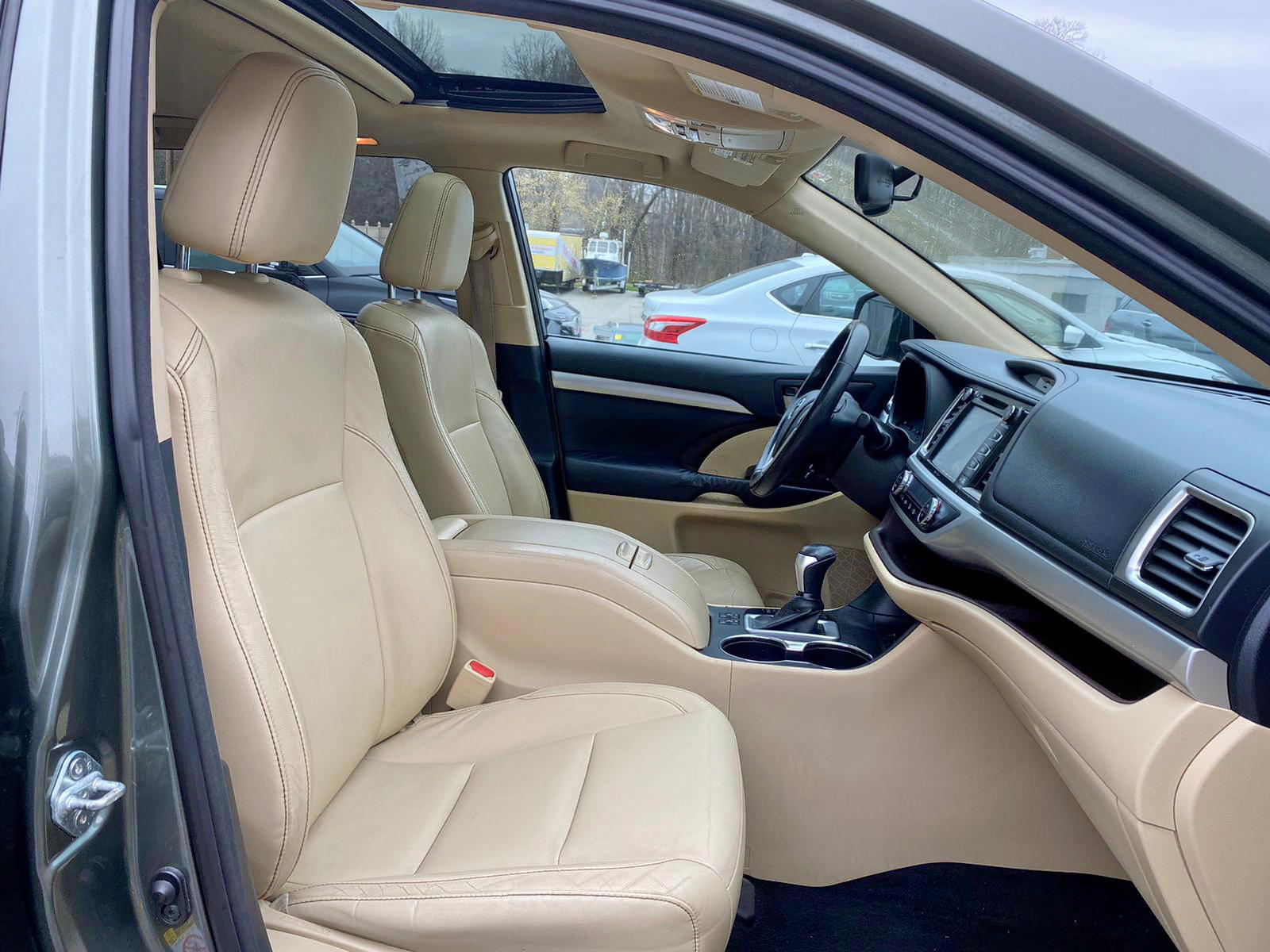 Photo 10 from auction – 2014 TOYOTA HIGHLANDER with VIN 5TDJKRFH1ES028927