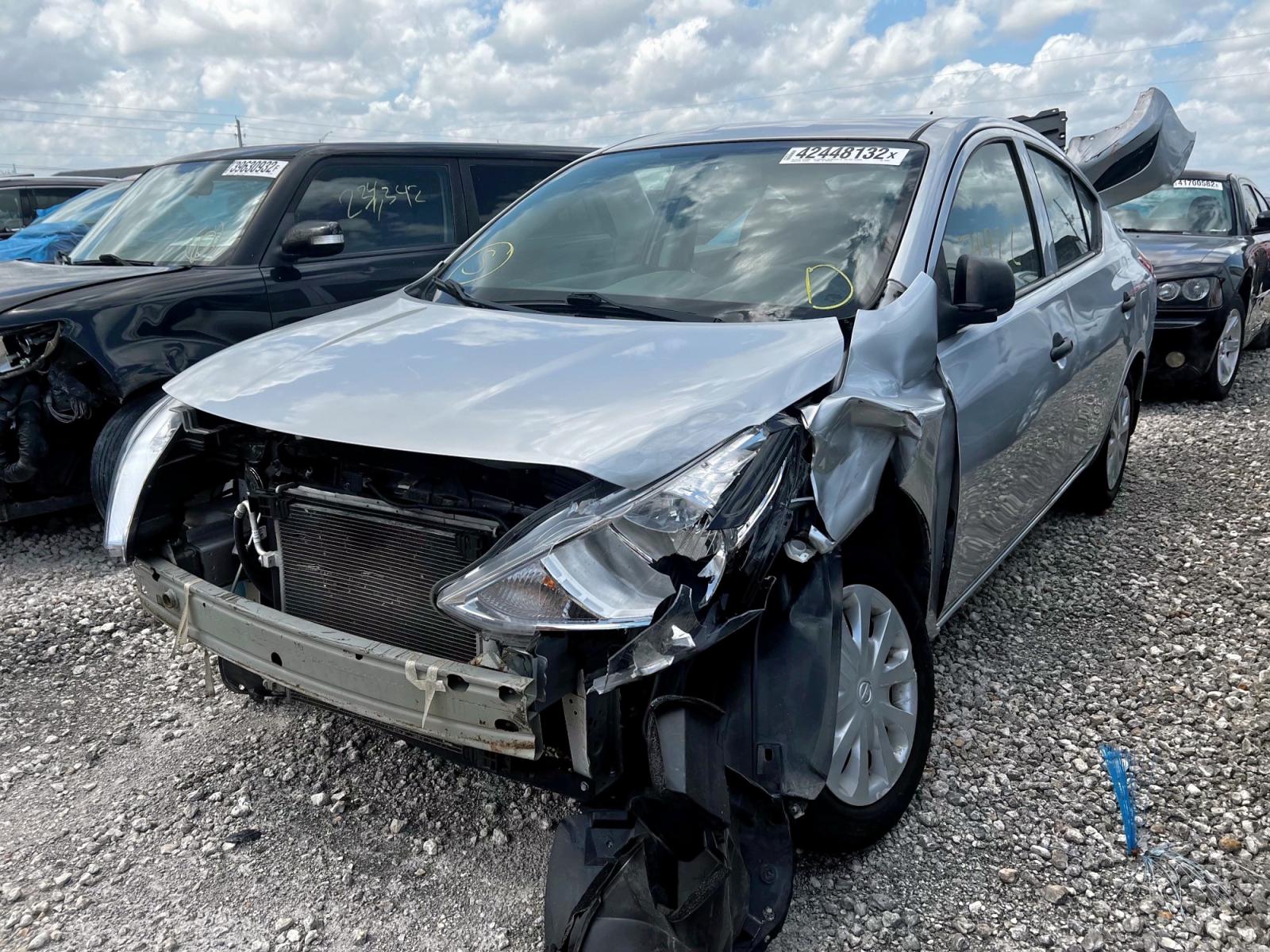 Photo 2 from auction – 2015 NISSAN VERSA S with VIN 3N1CN7AP5FL885992