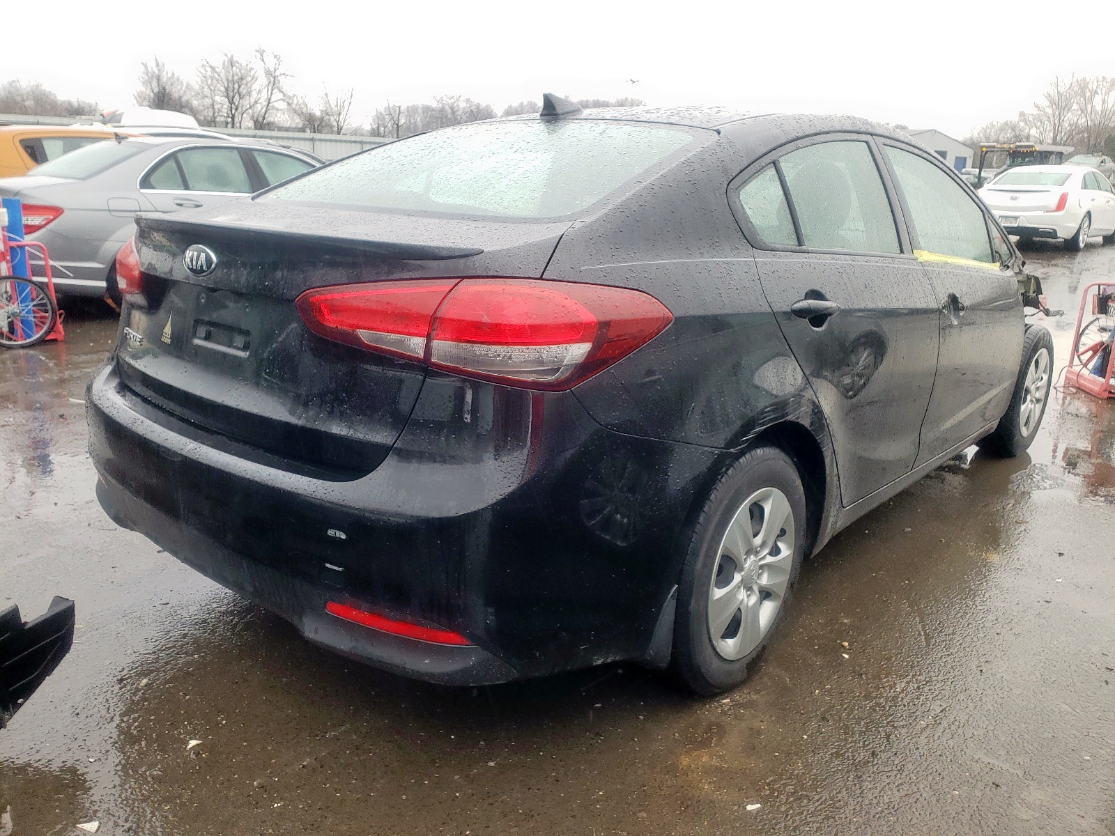 Photo 4 from auction – 2018 KIA FORTE LX with VIN 3KPFL4A75JE228945