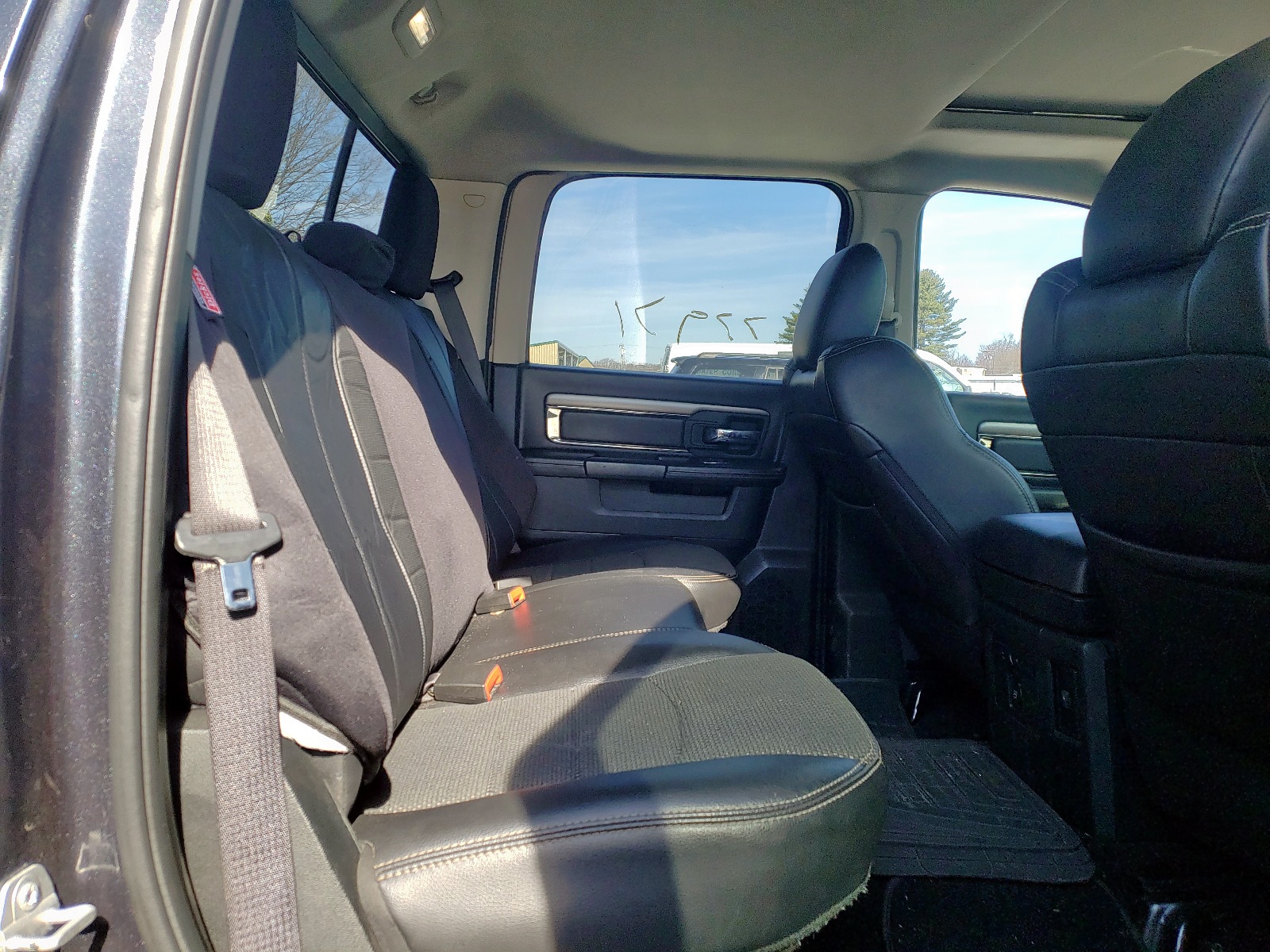 Photo 6 from auction – 2017 RAM 1500 SPORT with VIN 1C6RR7UT9HS560424