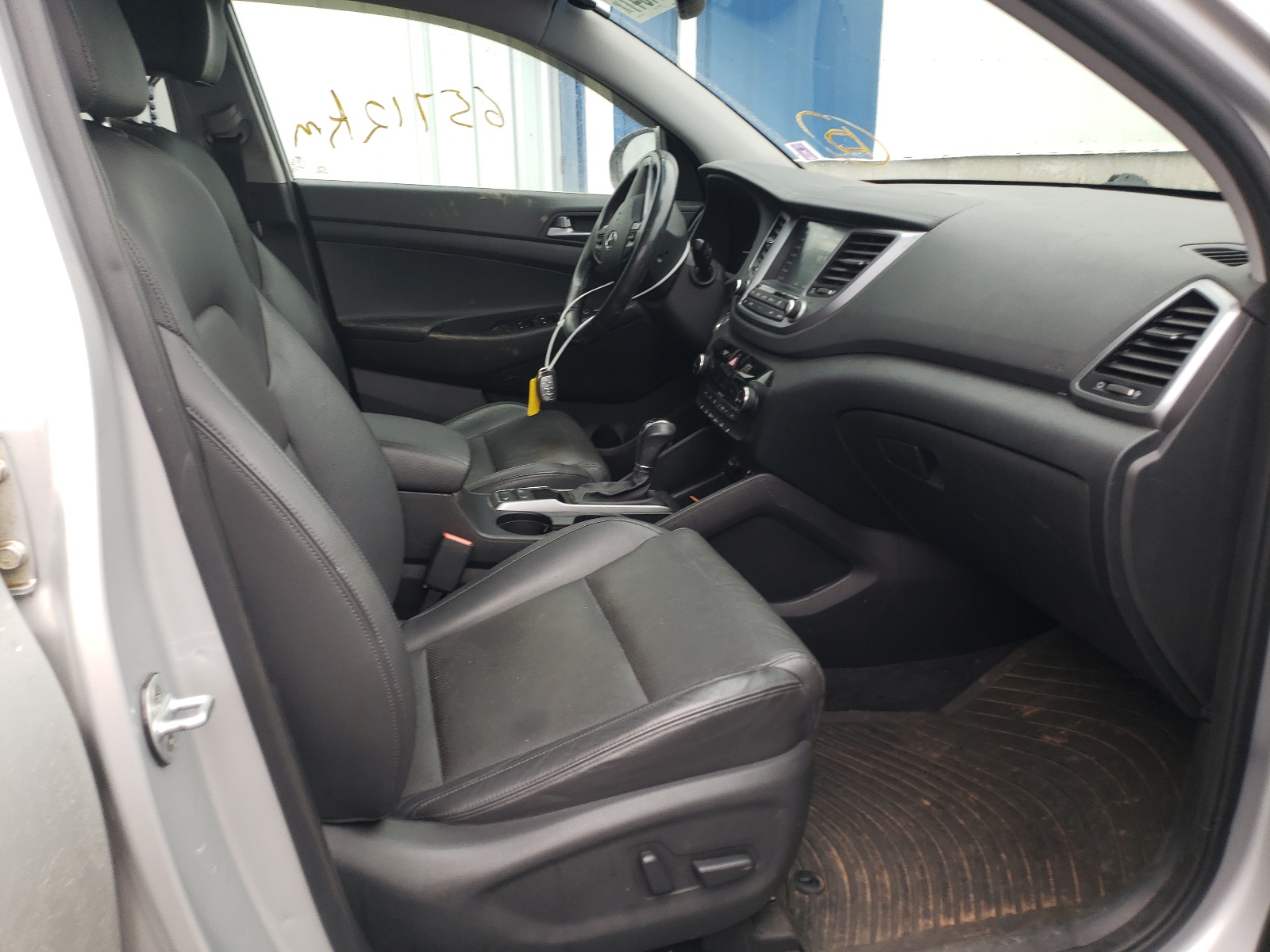 Photo 5 from auction – 2016 HYUNDAI TUCSON LIM with VIN KM8J3CA23GU240509