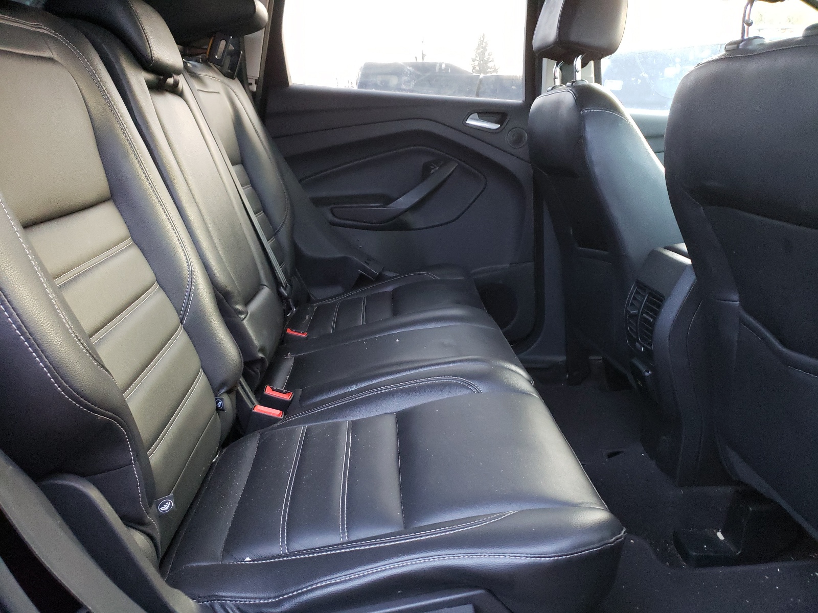 Photo 6 from auction – 2017 FORD ESCAPE SE with VIN 1FMCU0G95HUE33979