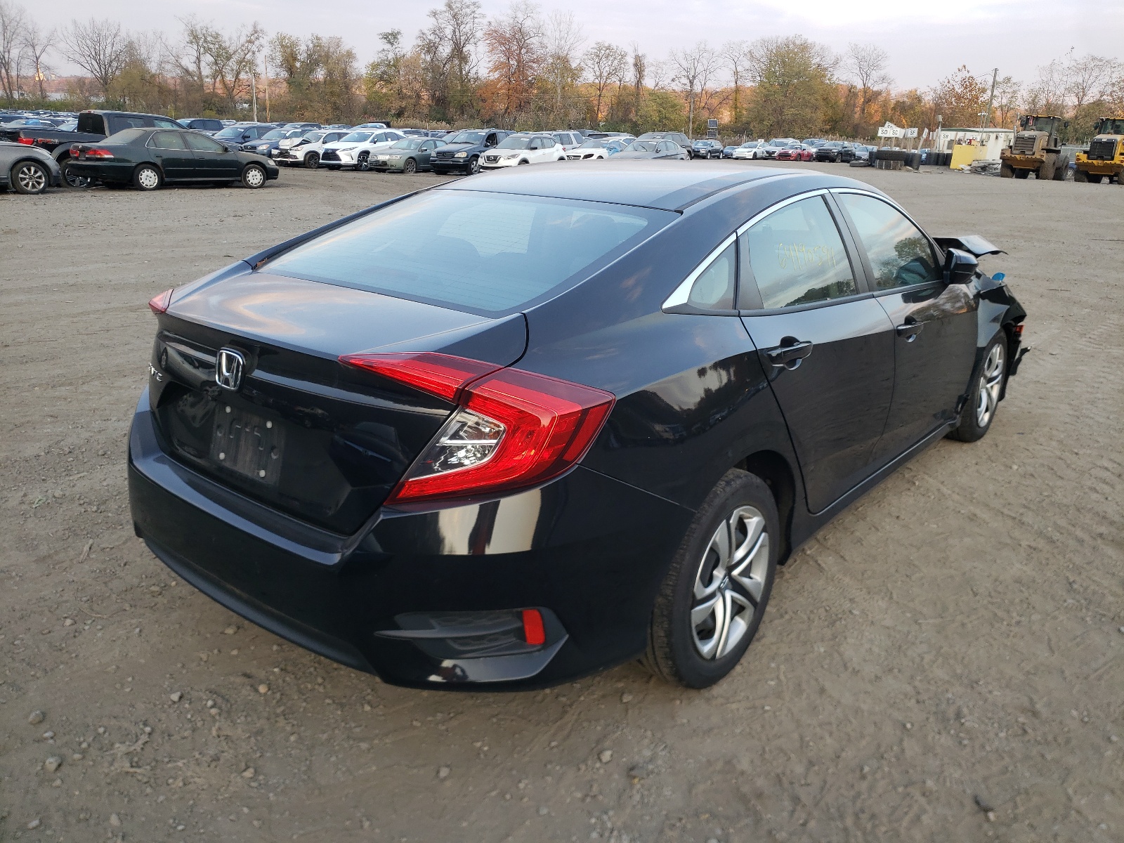 Photo 4 from auction – 2017 HONDA CIVIC LX with VIN 19XFC2F50HE232276