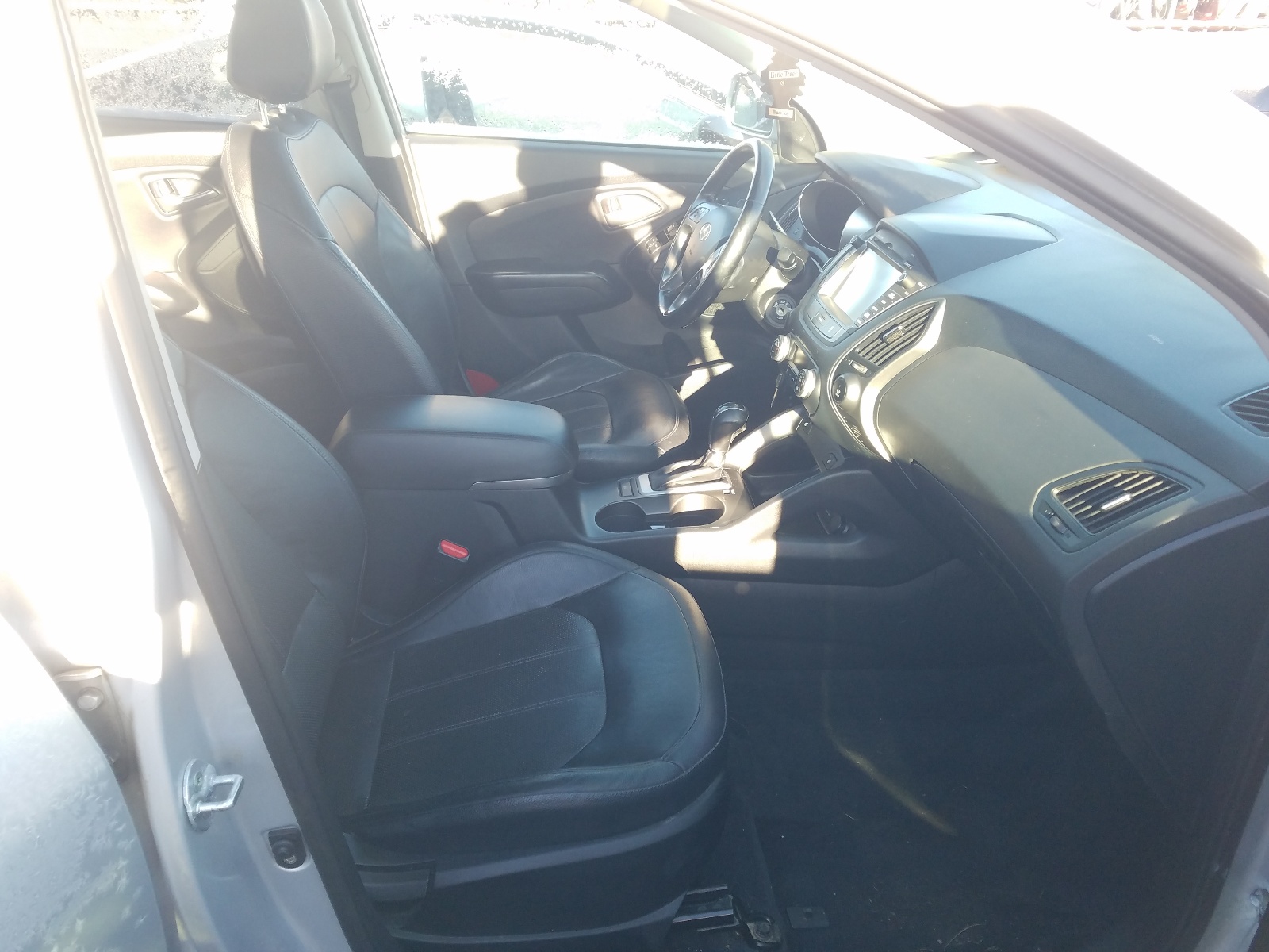 Photo 5 from auction – 2014 HYUNDAI TUCSON LIM with VIN KM8JUCAG0EU918008