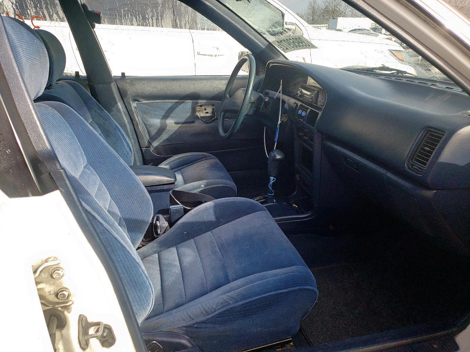 Photo 5 from auction – 1992 TOYOTA COROLLA LE with VIN 2T1AE97A4NC149758