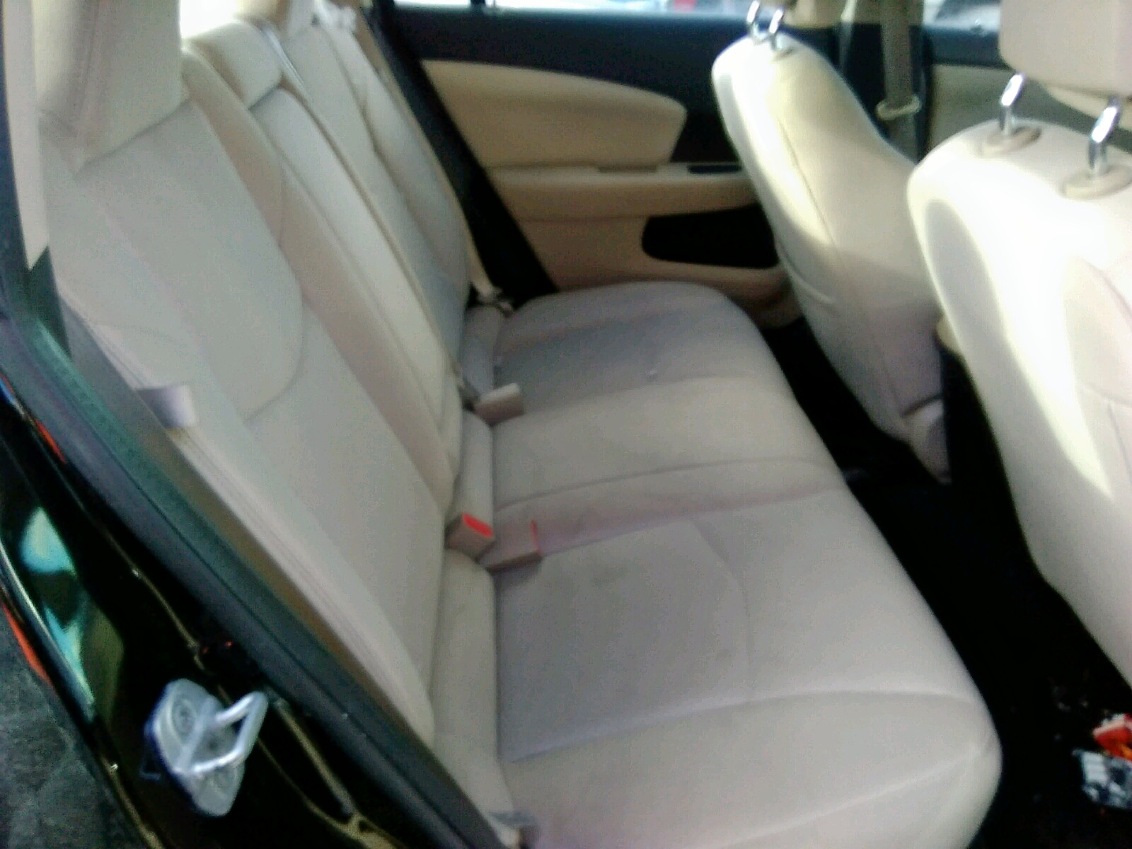 Photo 6 from auction – 2011 CHRYSLER 200 TOURIN with VIN 1C3BC1FBXBN593049