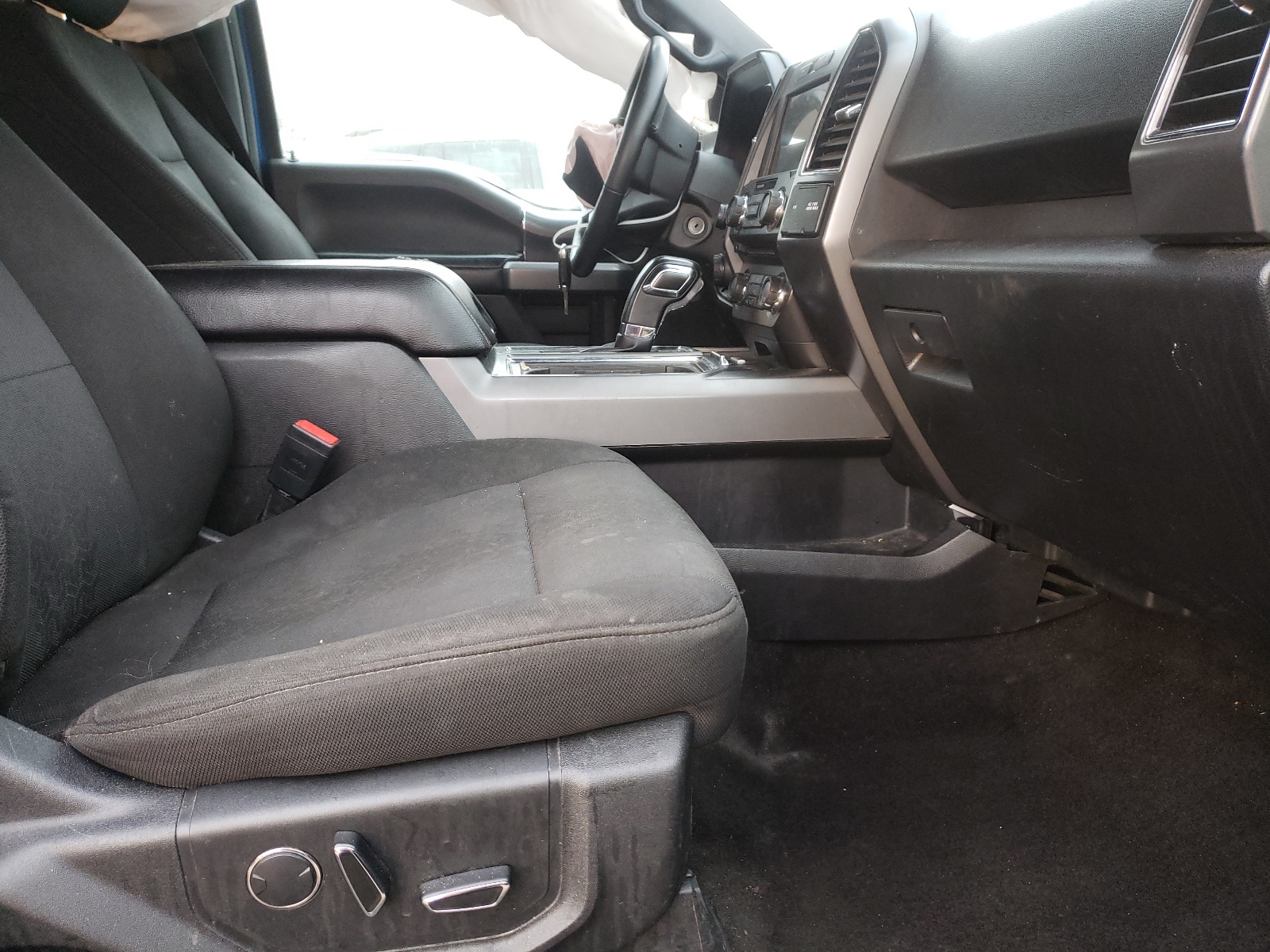Photo 5 from auction – 2018 FORD F150 SUPER with VIN 1FTEW1EP0JFB62516