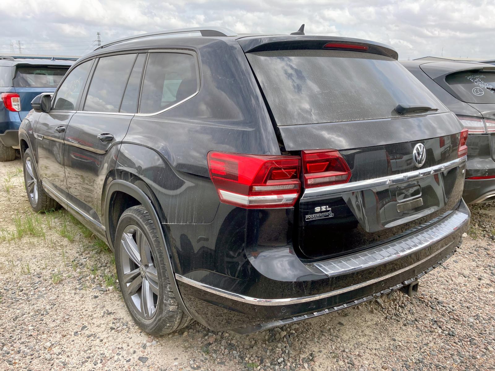 Photo 3 from auction – 2018 VOLKSWAGEN ATLAS SE with VIN 1V2SR2CA1JC559179