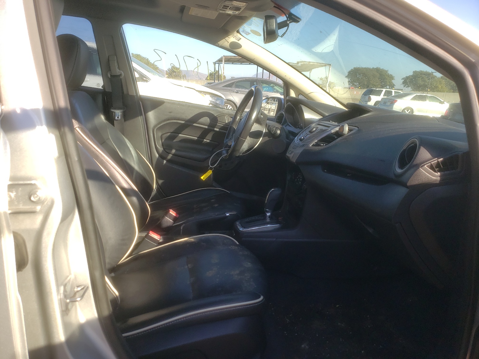 Photo 5 from auction – 2011 FORD FIESTA SEL with VIN 3FADP4CJ7BM149262