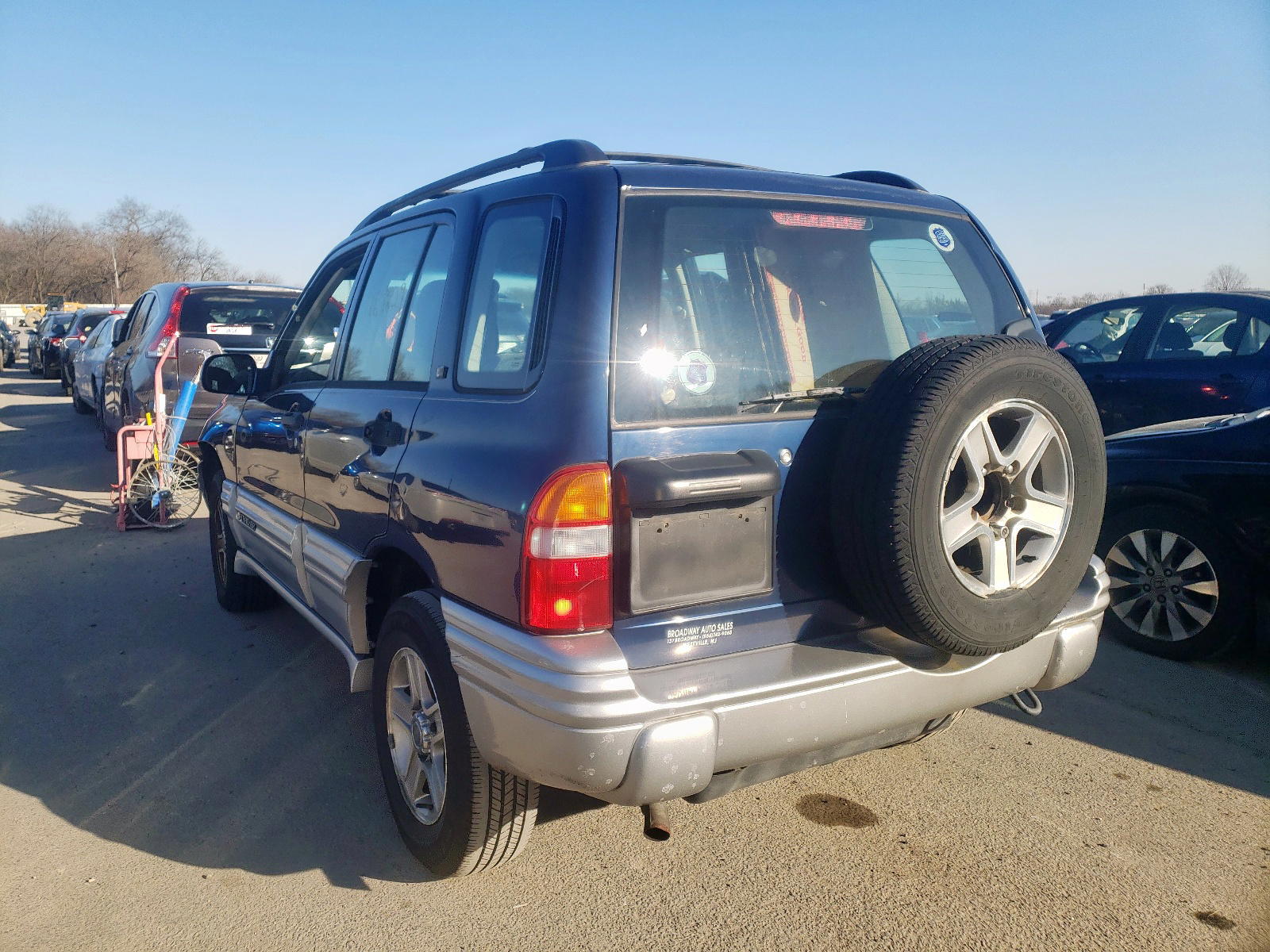 Photo 3 from auction – 2002 CHEVROLET TRACKER LT with VIN 2CNBJ634426931825