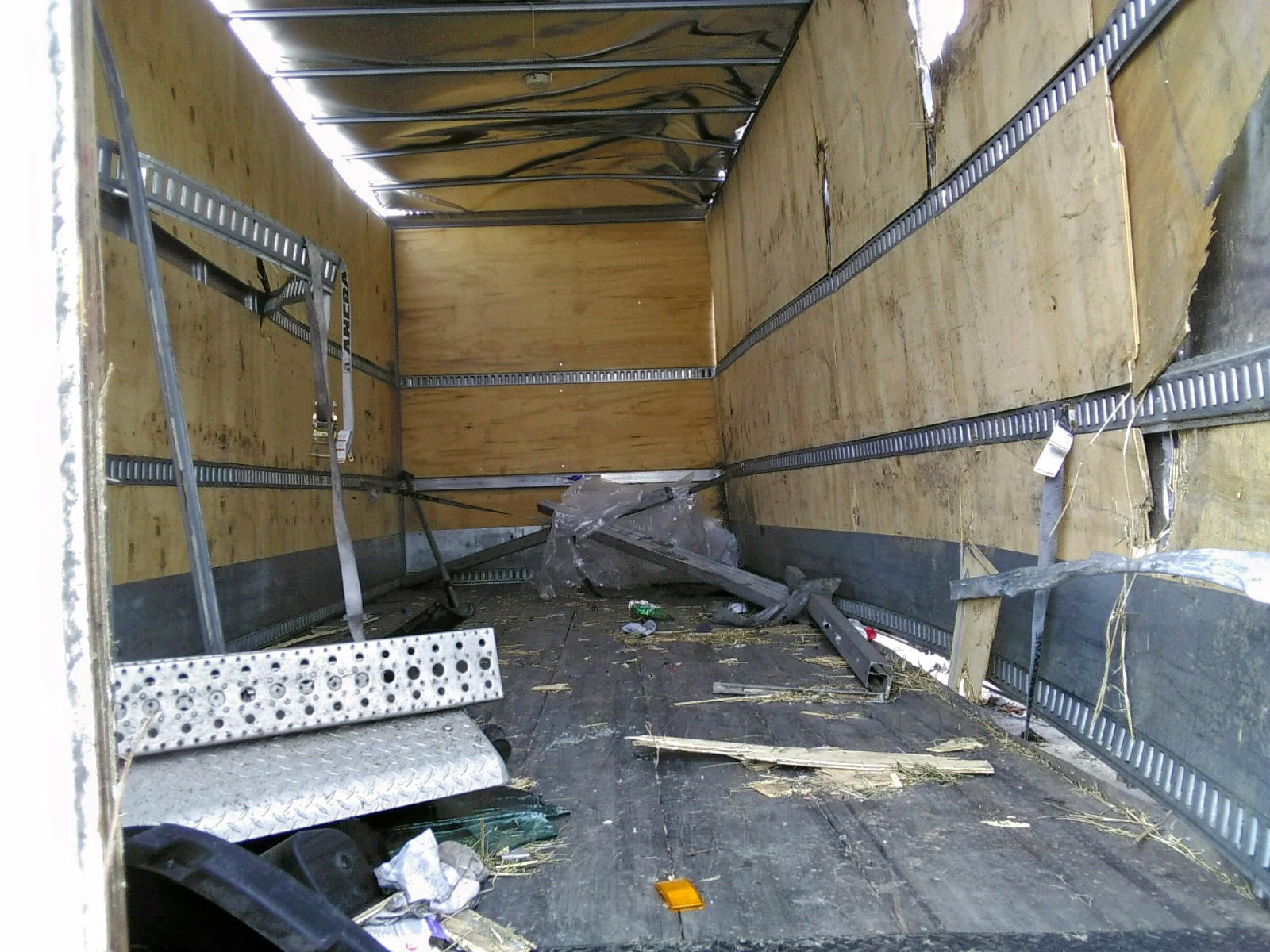 Photo 6 from auction – 2015 FREIGHTLINER CASCADIA 1 with VIN 3ALAGGDV9FSGL8300