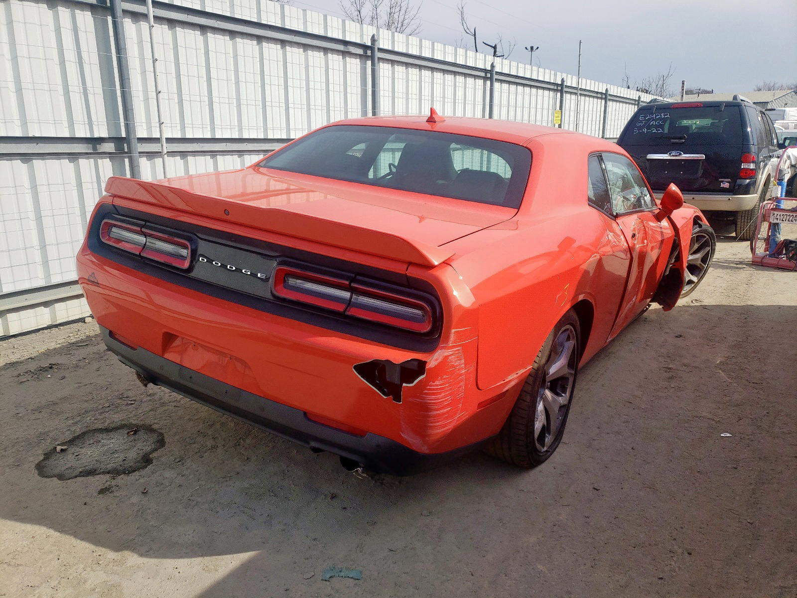 Photo 4 from auction – 2016 DODGE CHALLENGER with VIN 2C3CDZAG6GH301139