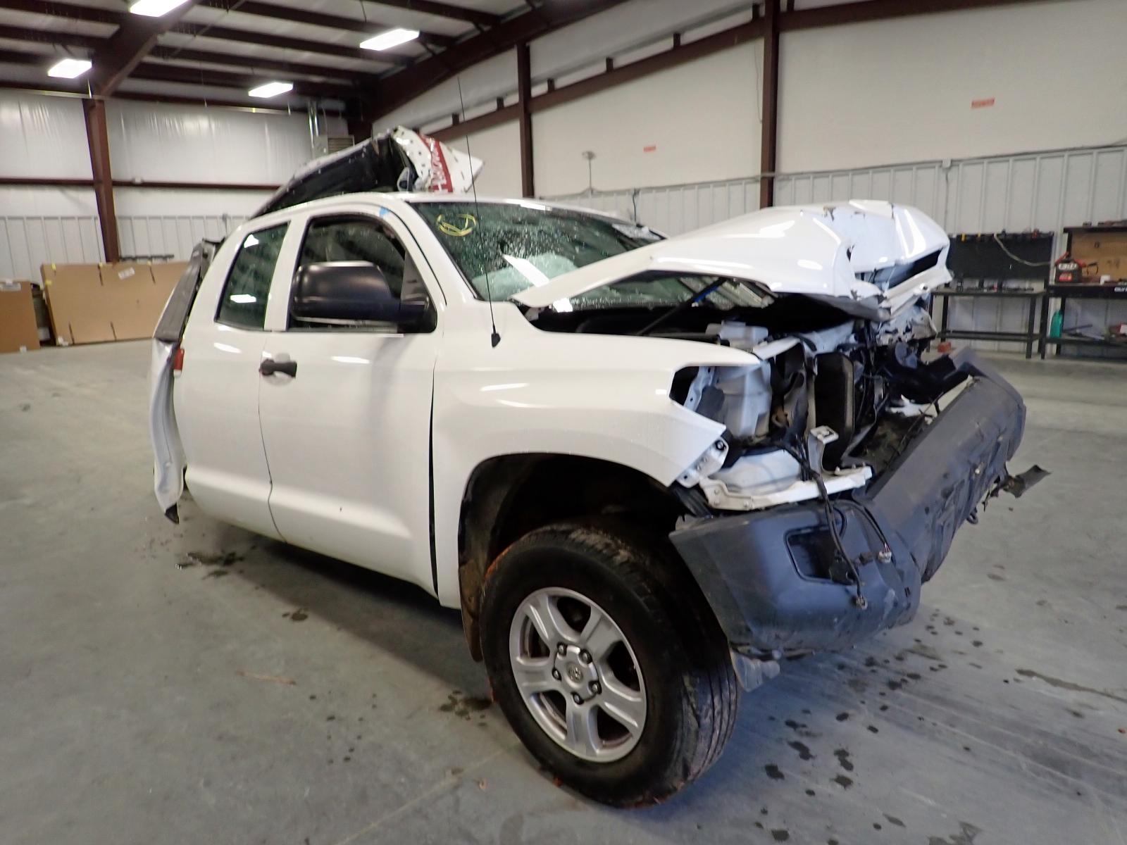 Photo 1 from auction – 2015 TOYOTA TUNDRA DOU with VIN 5TFTY5F11FX008966