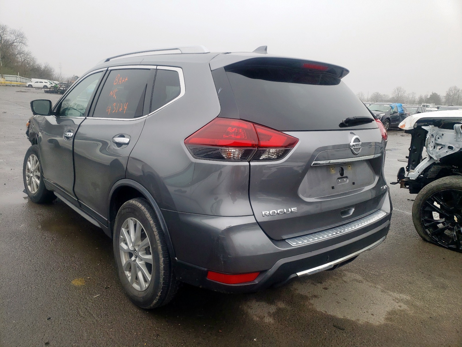 Photo 3 from auction – 2018 NISSAN ROGUE S with VIN KNMAT2MV1JP526238