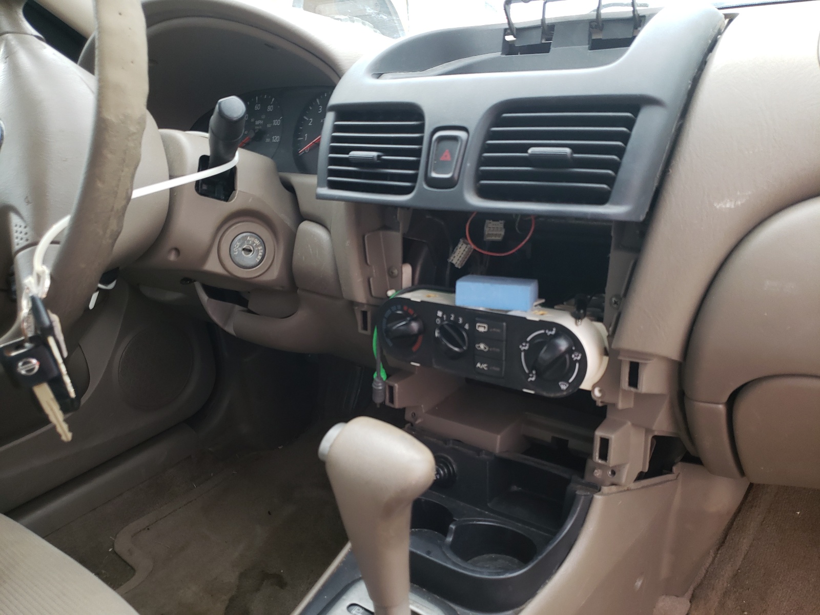 Photo 9 from auction – 2005 NISSAN SENTRA 1.8 with VIN 3N1CB51D85L573294