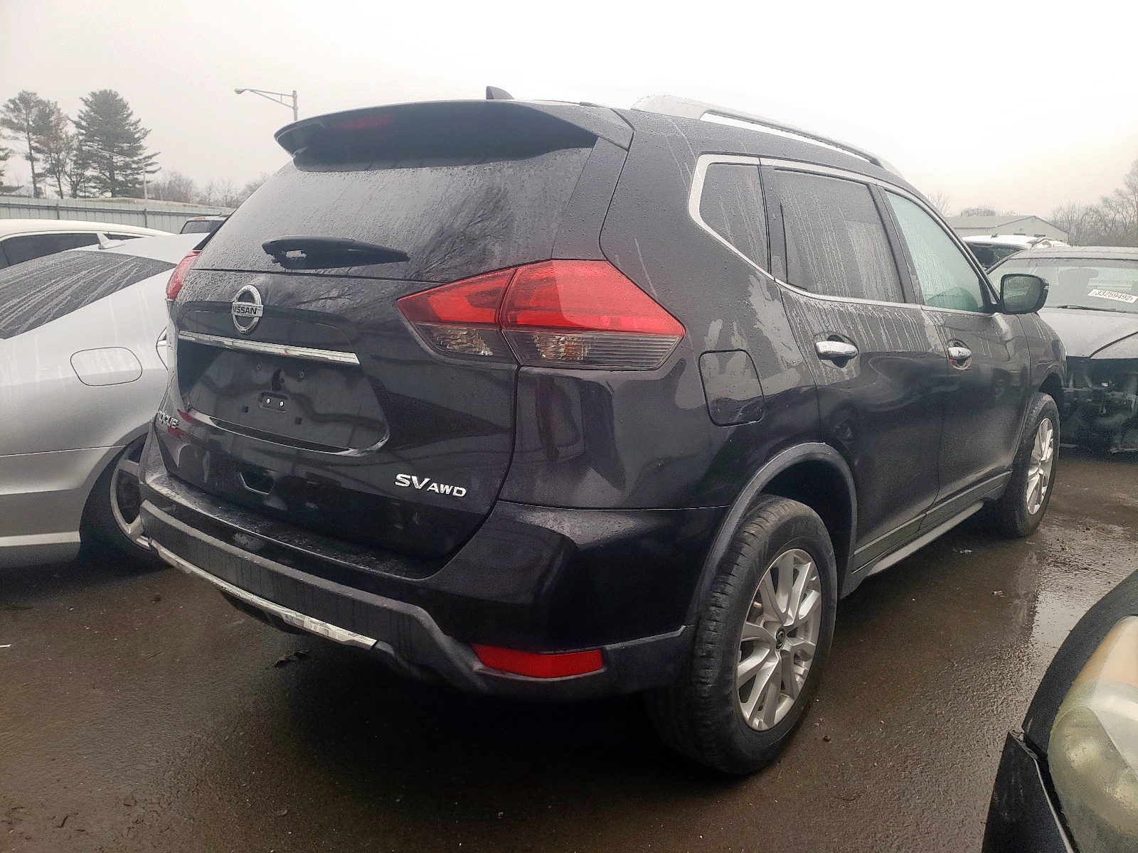 Photo 4 from auction – 2017 NISSAN ROGUE S with VIN KNMAT2MV6HP515505