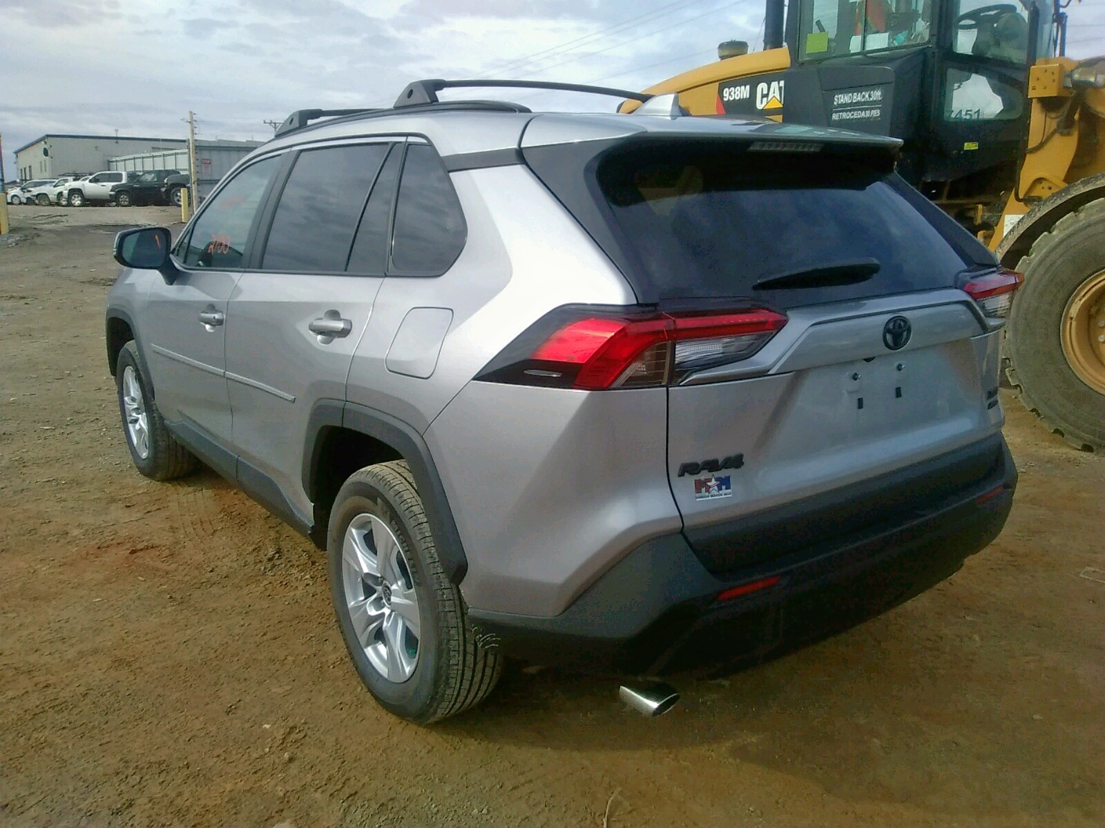 Photo 3 from auction – 2021 TOYOTA RAV4 XLE with VIN 2T3P1RFV5MC249982
