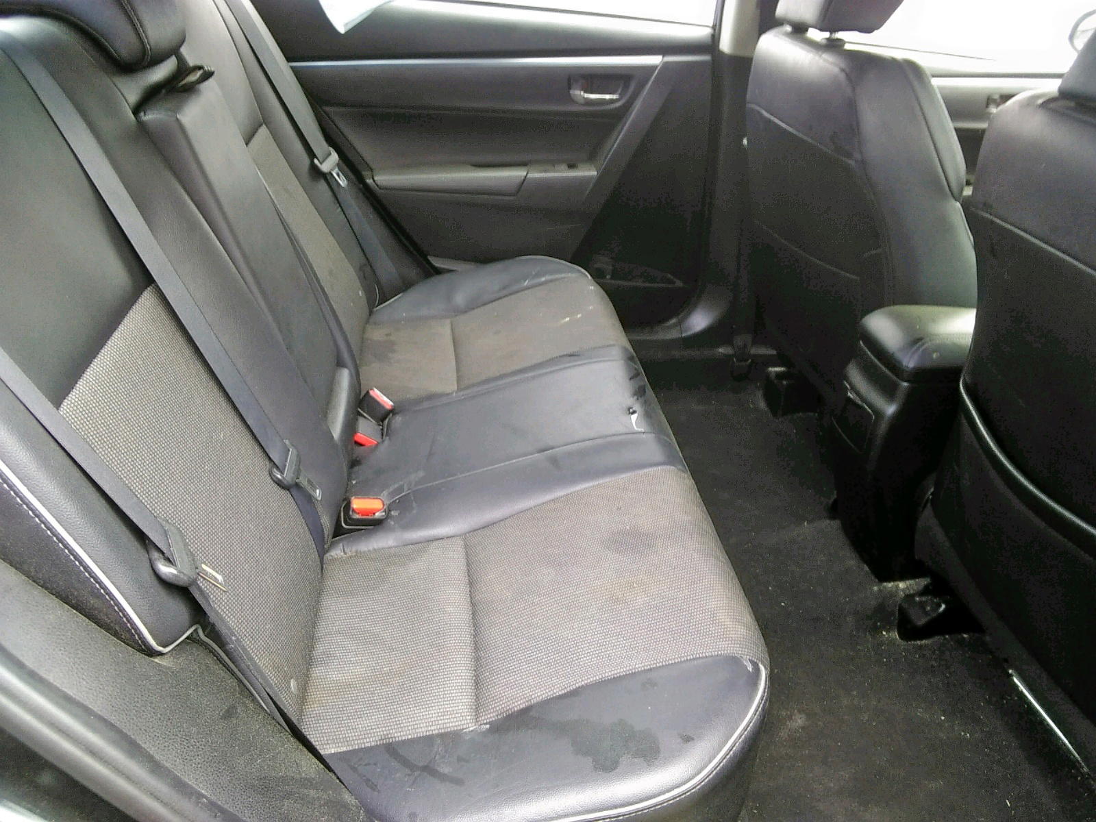 Photo 6 from auction – 2016 TOYOTA COROLLA L with VIN 5YFBURHE4GP524673