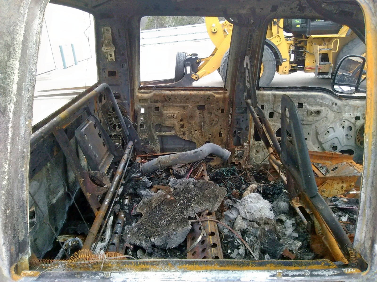 Photo 6 from auction – 2001 FORD F350 SRW S with VIN 1FTSW31F11EC53263