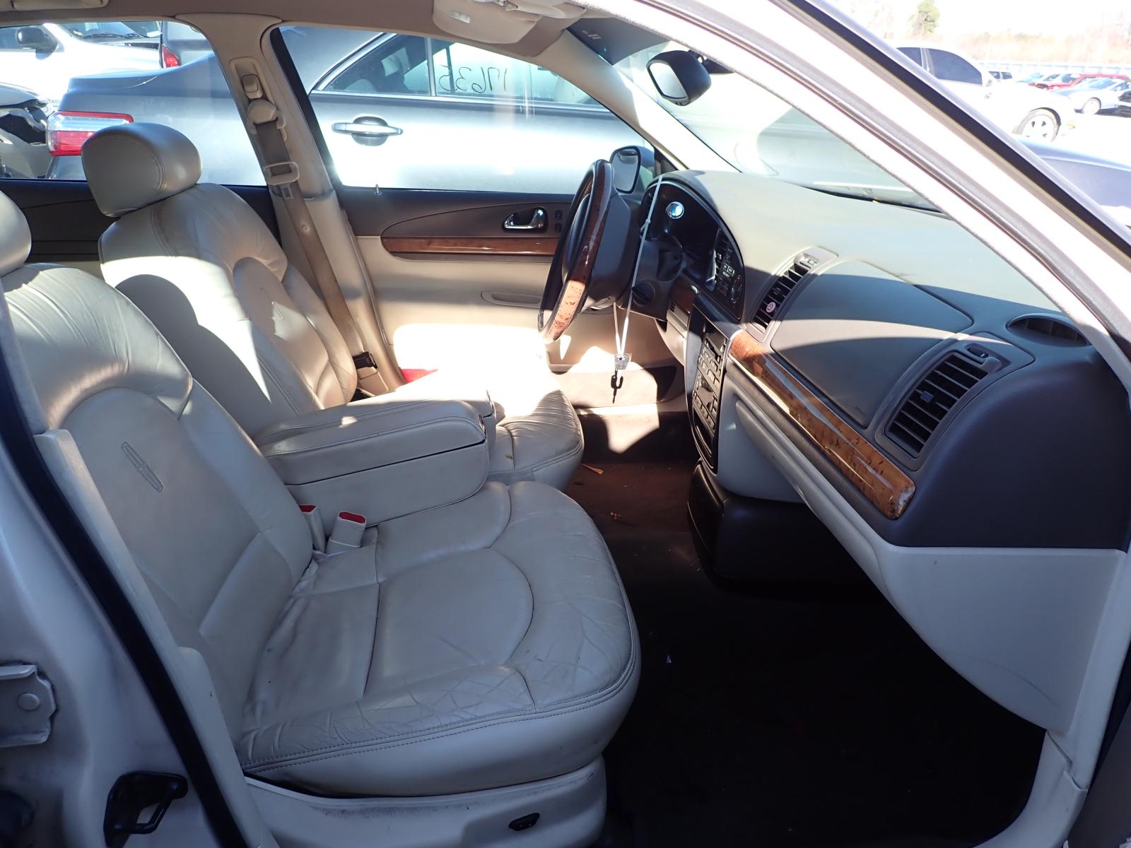 Photo 5 from auction – 1998 LINCOLN CONTINENTA with VIN 1LNFM97V5WY639839