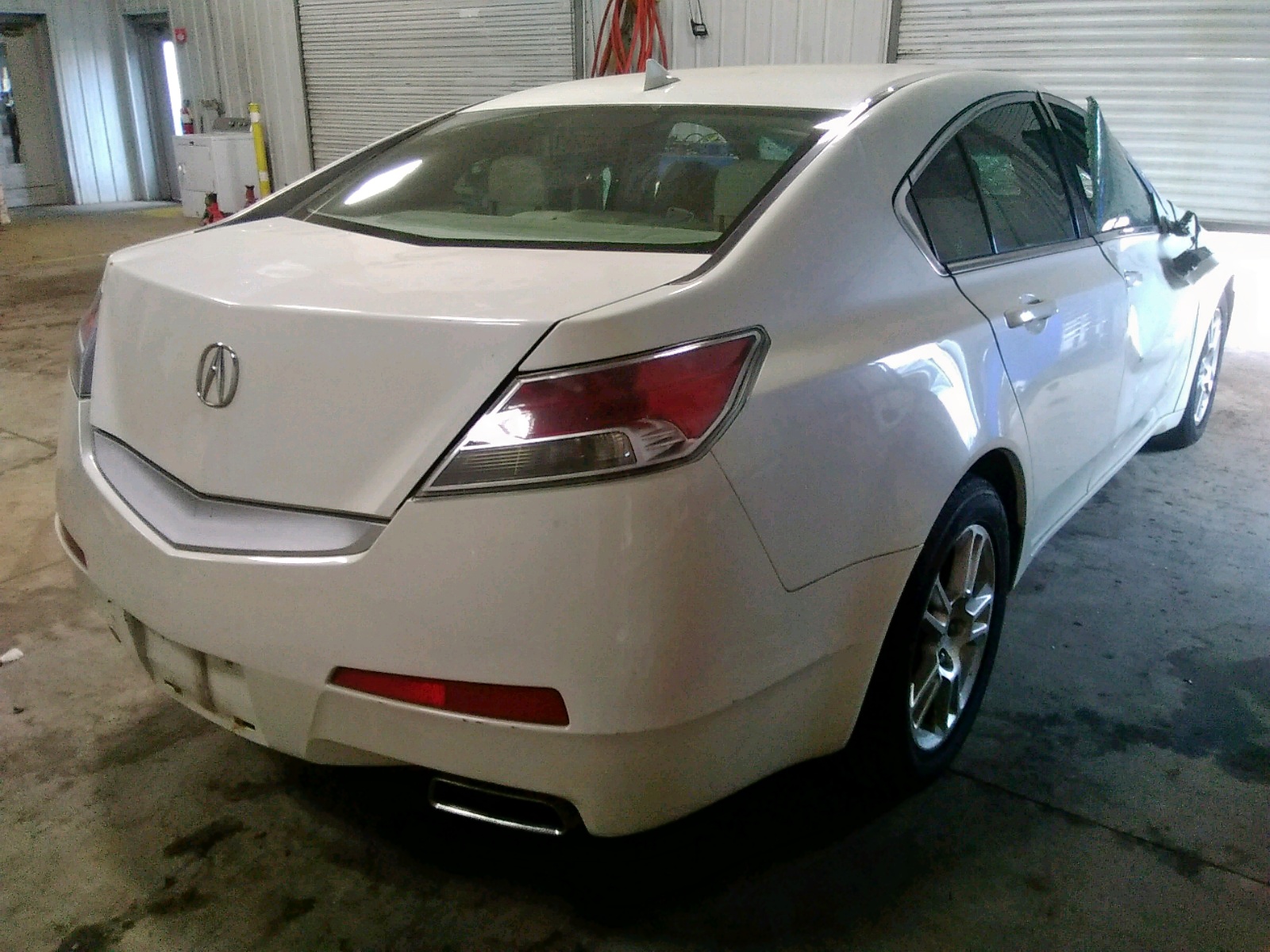 Photo 4 from auction – 2010 ACURA TL with VIN 19UUA8F24AA010260