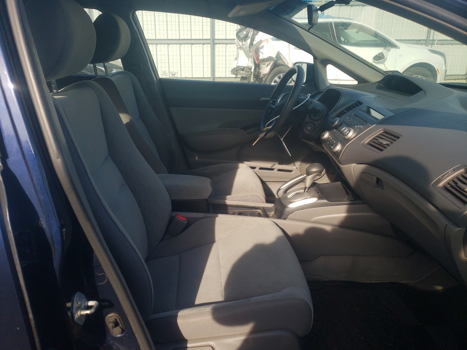 Photo 5 from auction – 2011 HONDA CIVIC LX with VIN 2HGFA1F55BH546728