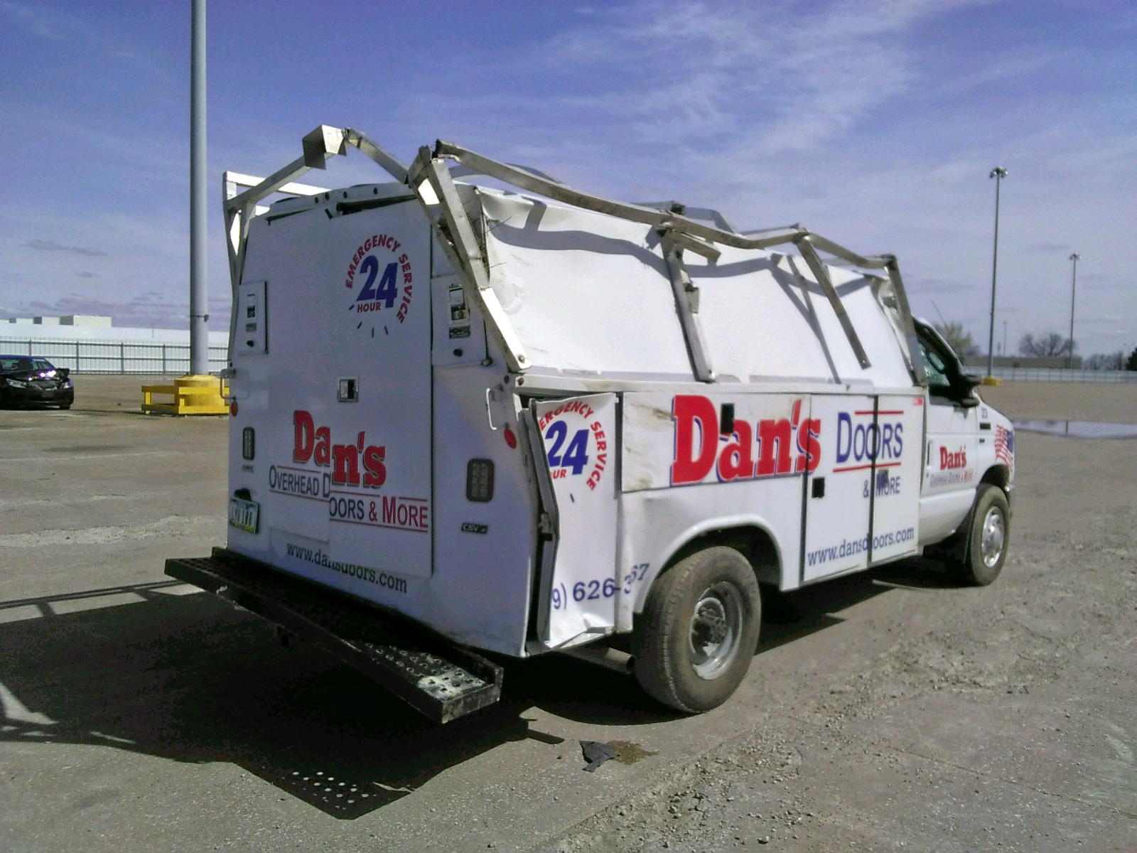 Photo 4 from auction – 2019 FORD ECONOLINE with VIN 1FDWE3F60KDC24854