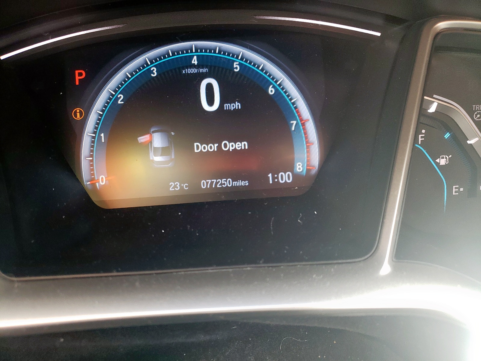 Photo 8 from auction – 2017 HONDA CIVIC EX with VIN 19XFC1F34HE013569