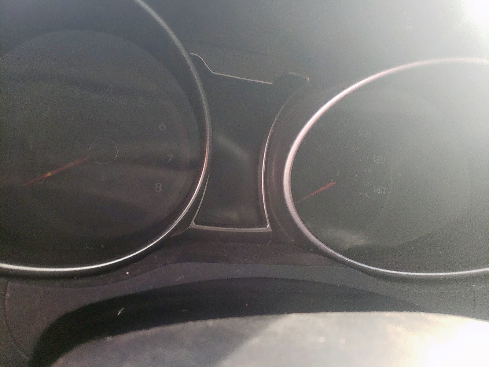 Photo 8 from auction – 2013 HYUNDAI VELOSTER with VIN KMHTC6AD1DU121980