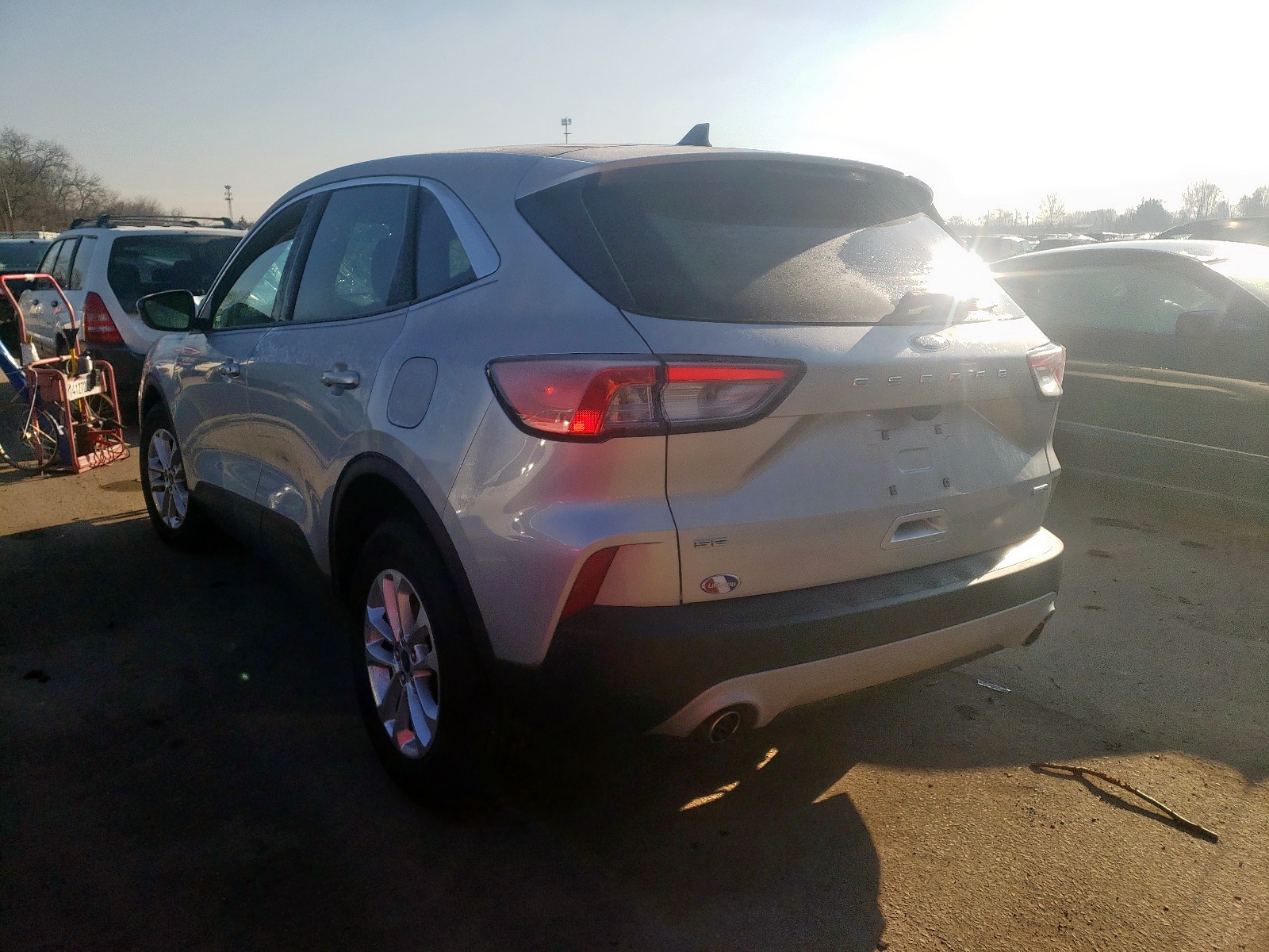 Photo 3 from auction – 2020 FORD ESCAPE SE with VIN 1FMCU9G63LUB37863