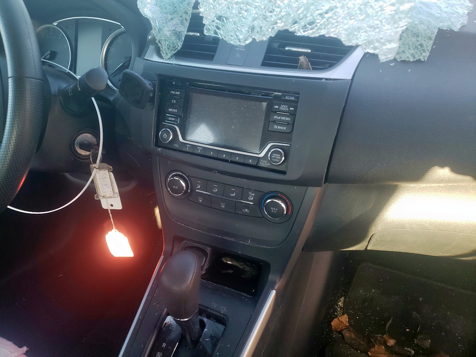 Photo 9 from auction – 2018 NISSAN SENTRA S with VIN 3N1AB7AP2JY245377