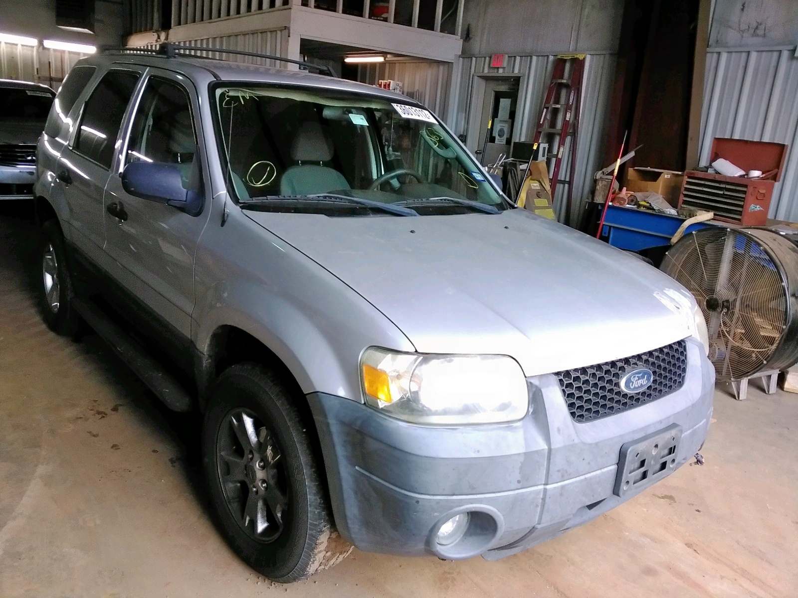 Photo 1 from auction – 2005 FORD ESCAPE XLT with VIN 1FMYU03165KB33638