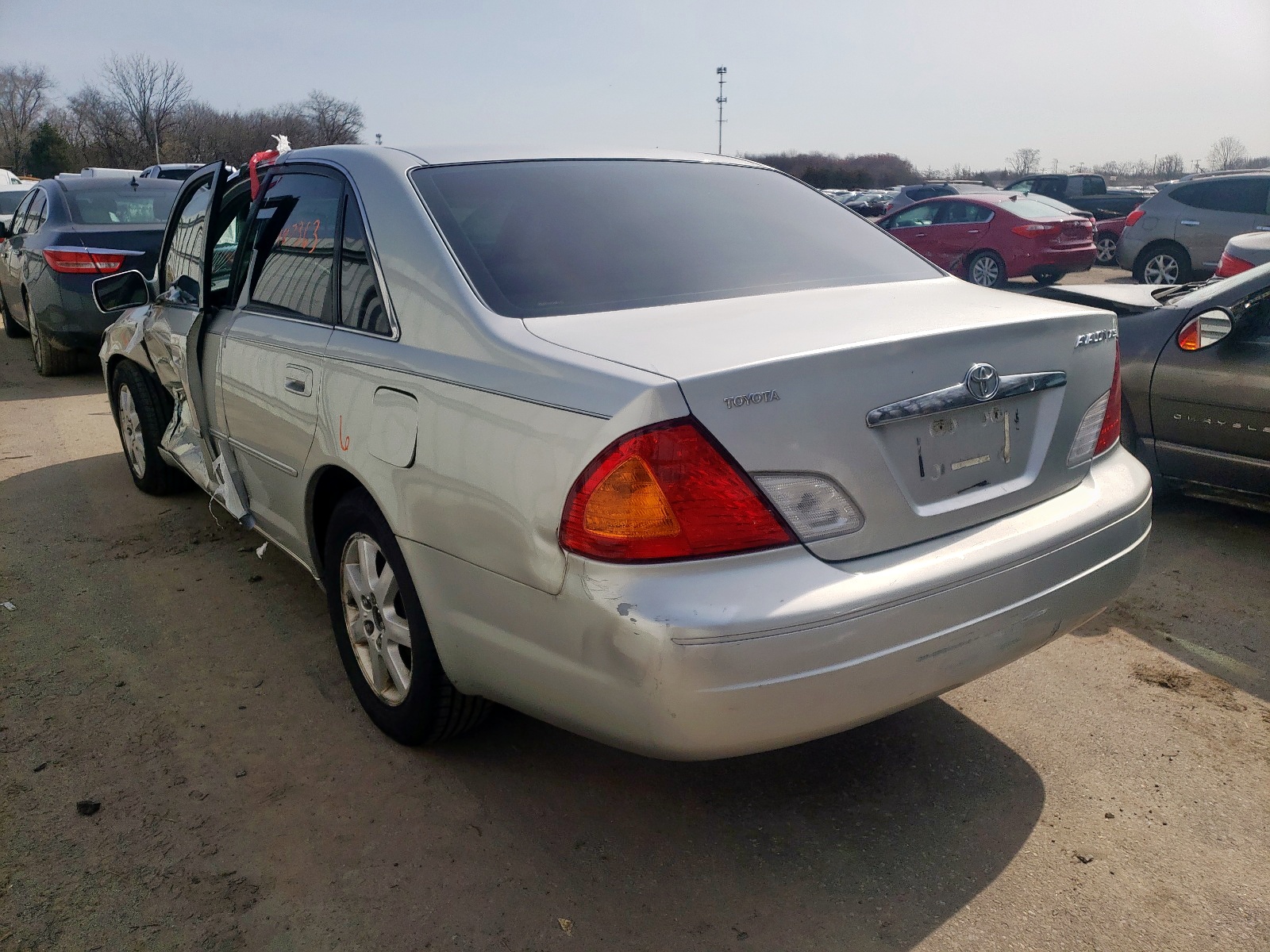 Photo 3 from auction – 2002 TOYOTA AVALON XL with VIN 4T1BF28B22U200815