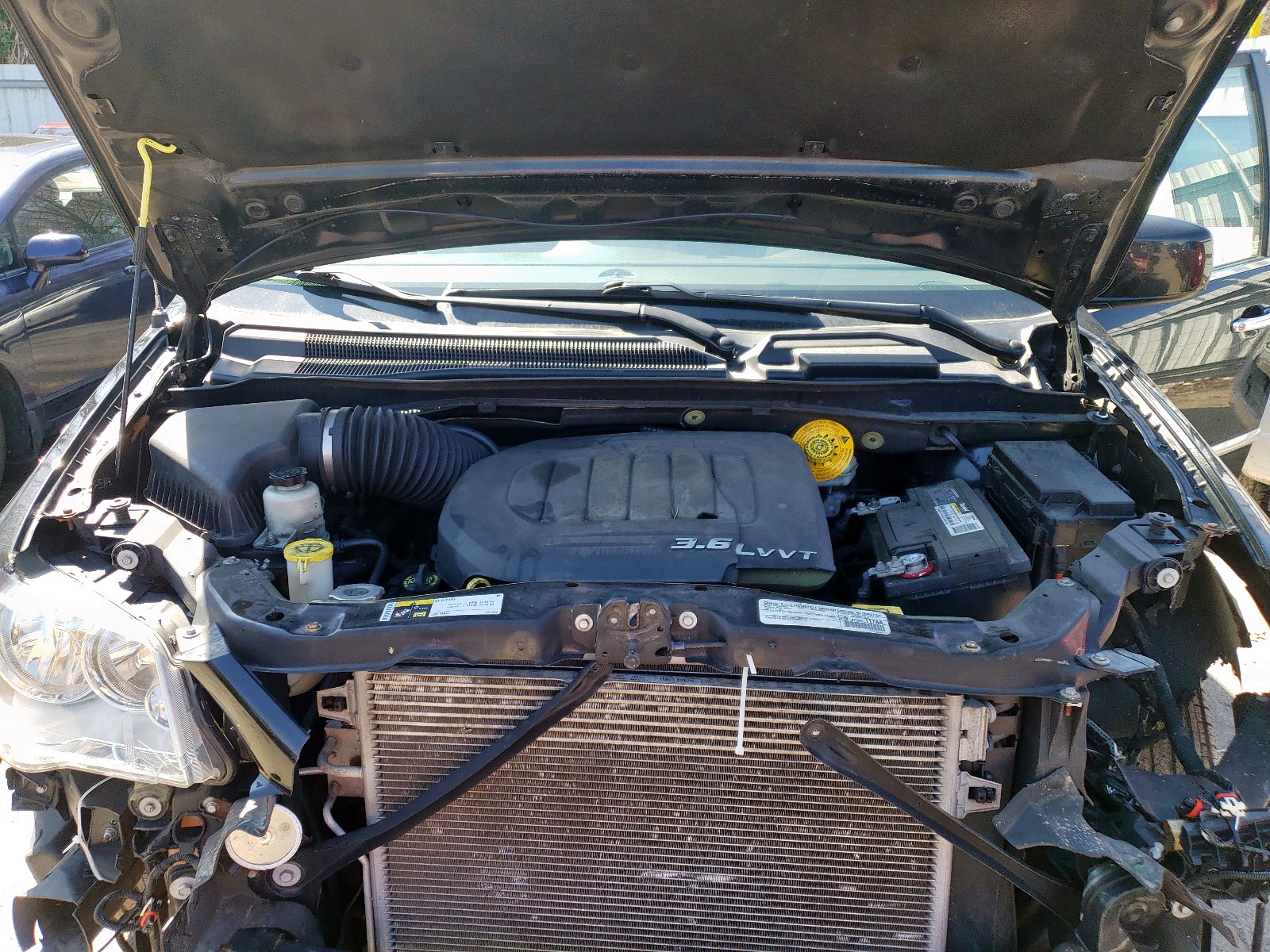 Photo 7 from auction – 2015 CHRYSLER TOWN & COU with VIN 2C4RC1BG7FR582787