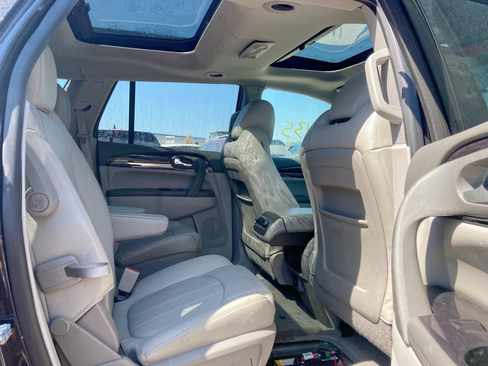 Photo 6 from auction – 2017 BUICK ENCLAVE with VIN 5GAKRBKD4HJ294505