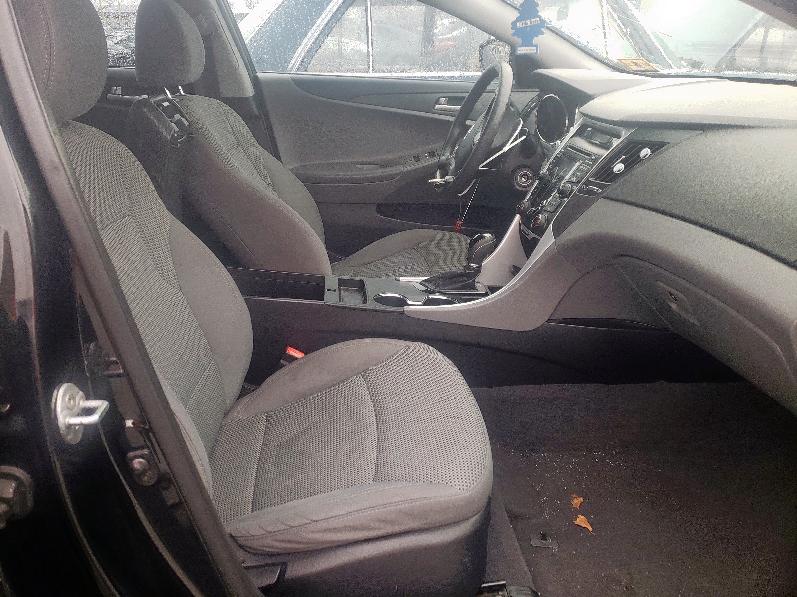 Photo 5 from auction – 2012 HYUNDAI SONATA GLS with VIN 5NPEB4AC9CH365333