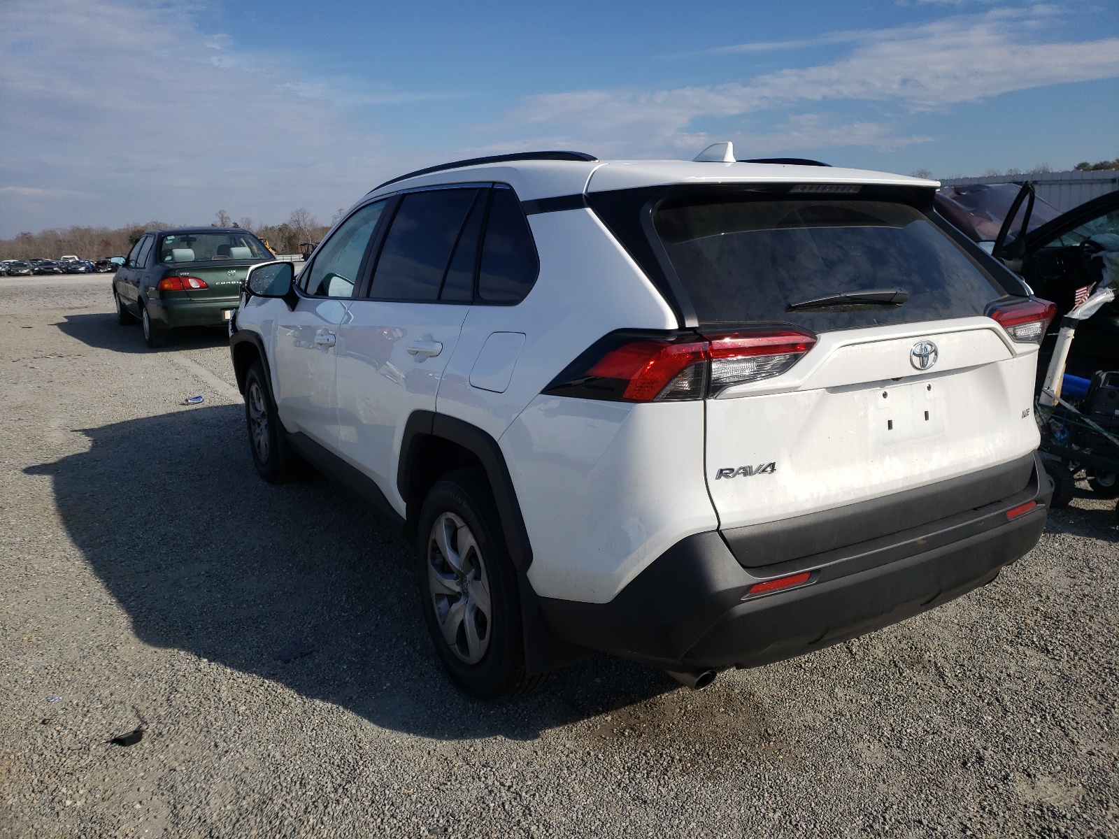 Photo 3 from auction – 2021 TOYOTA RAV4 LE with VIN 2T3K1RFV1MW158670